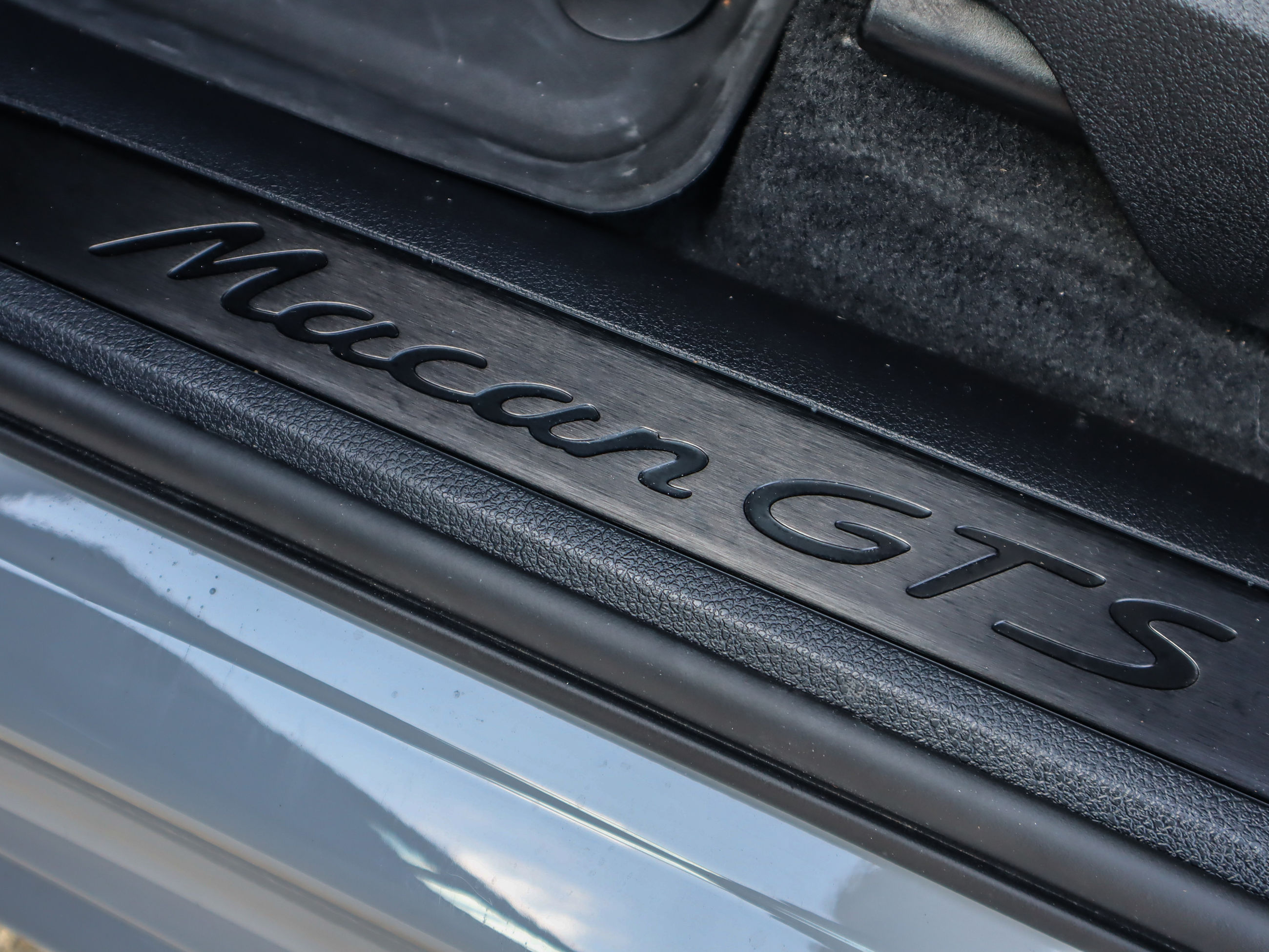 2023 Porsche Macan in Vancouver, British Columbia