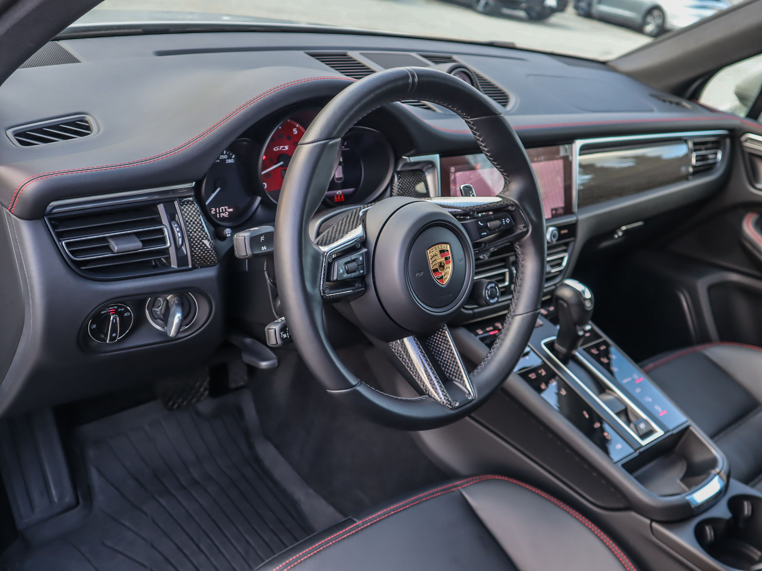 2023 Porsche Macan in Vancouver, British Columbia