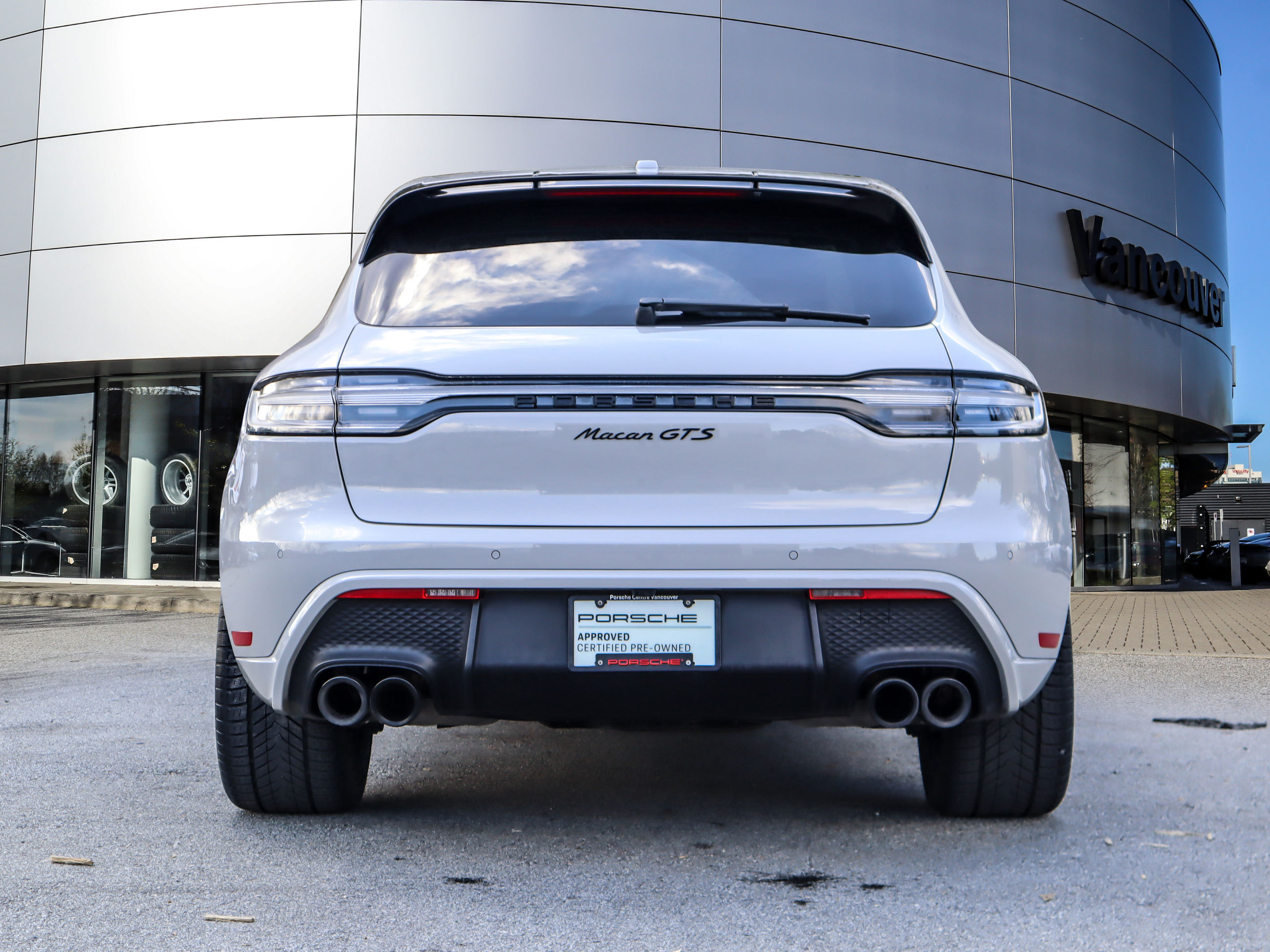 2023 Porsche Macan in Vancouver, British Columbia