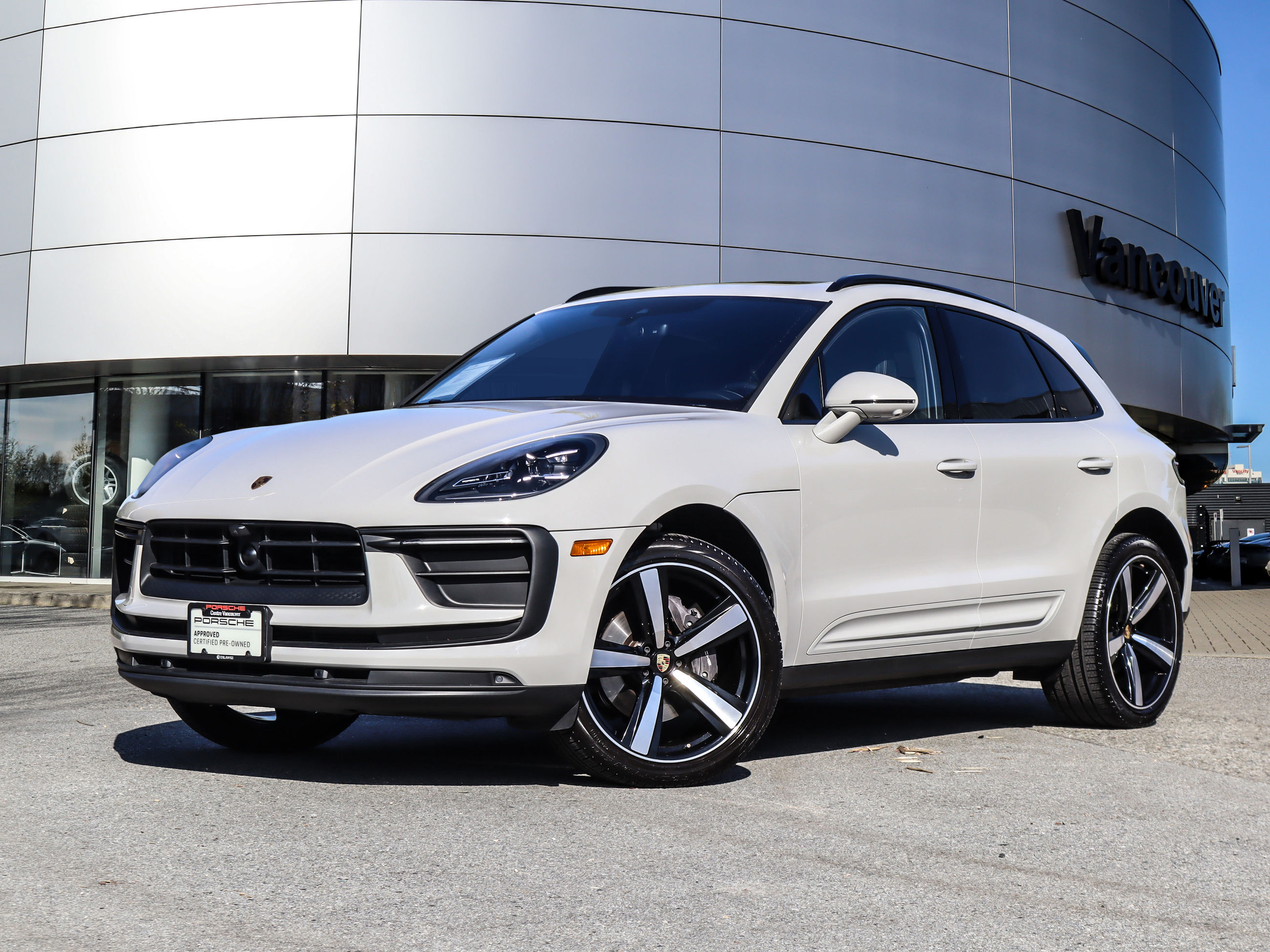 Porsche Macan  2023 à Vancouver, Colombie-Britannique
