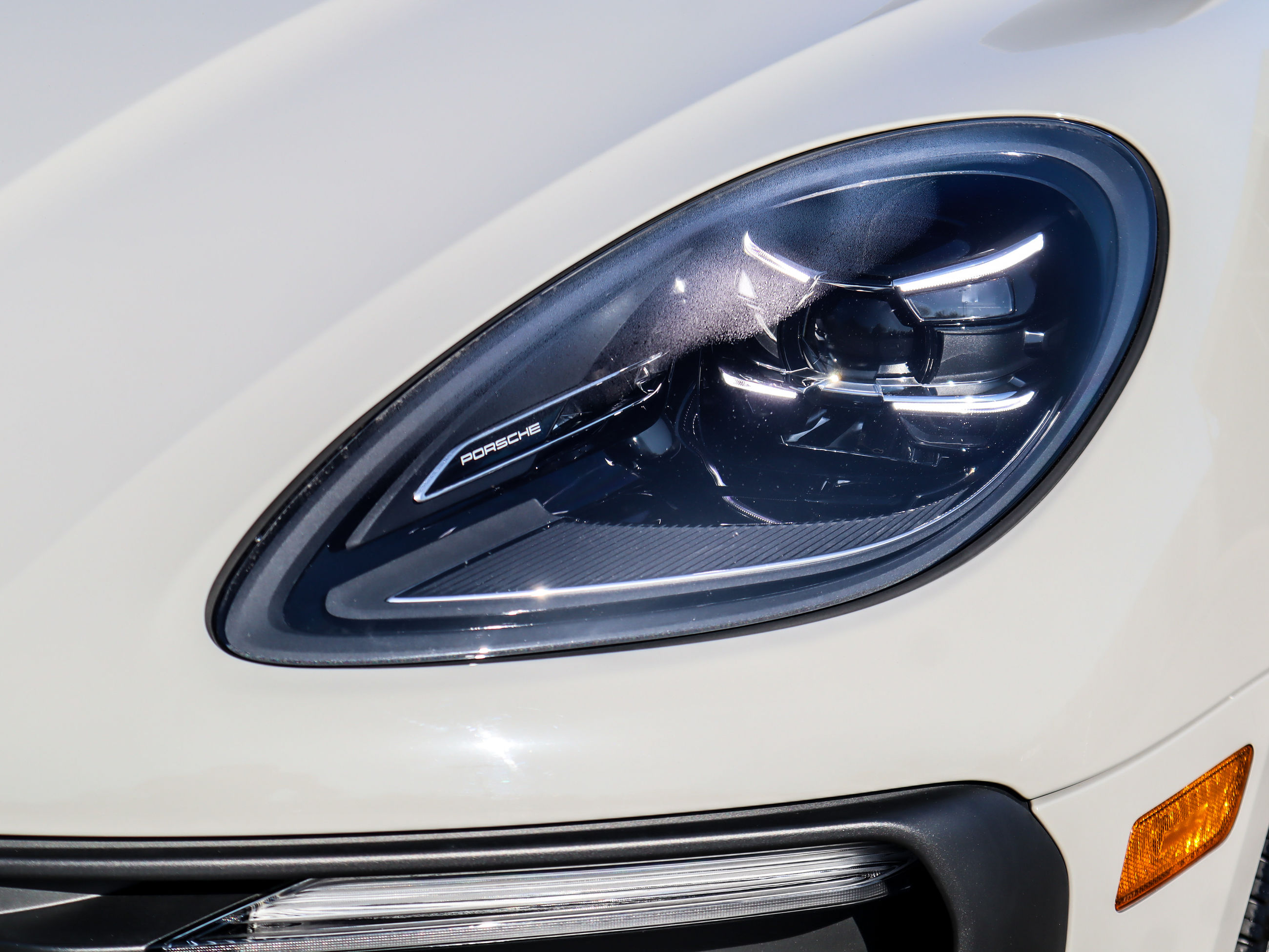 Porsche Macan  2023 à Vancouver, Colombie-Britannique