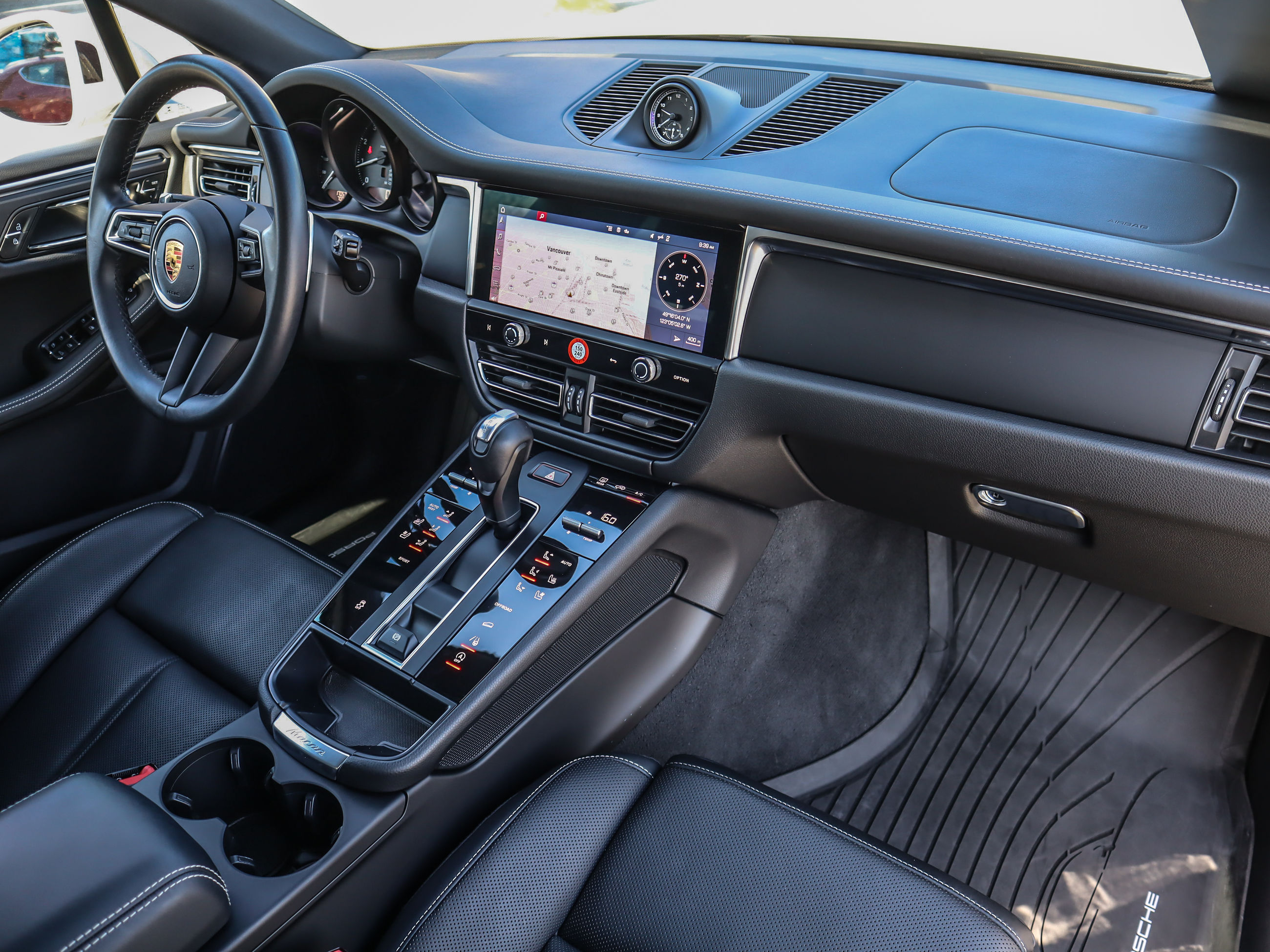 Porsche Macan  2023 à Vancouver, Colombie-Britannique