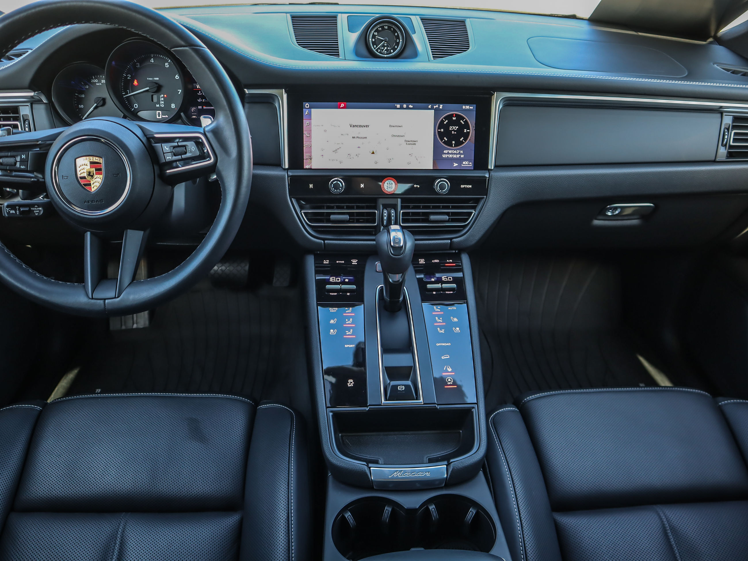 Porsche Macan  2023 à Vancouver, Colombie-Britannique