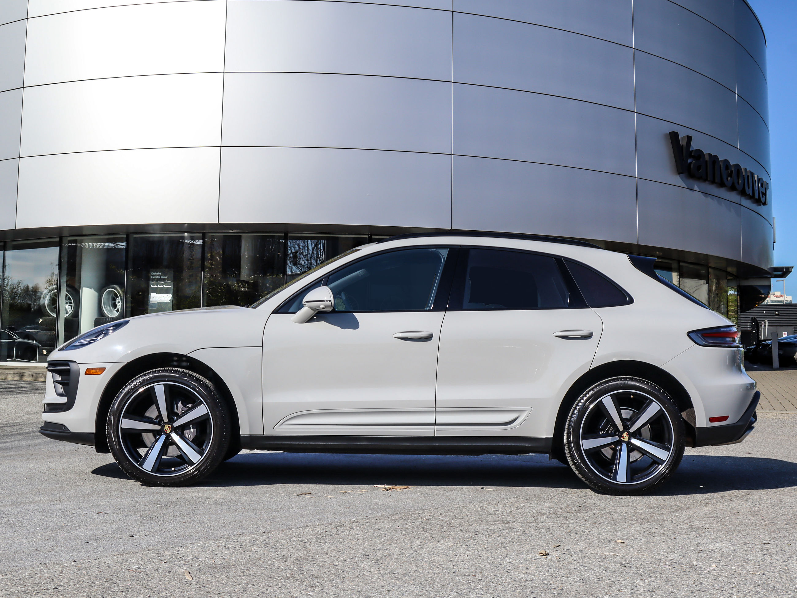 Porsche Macan  2023 à Vancouver, Colombie-Britannique