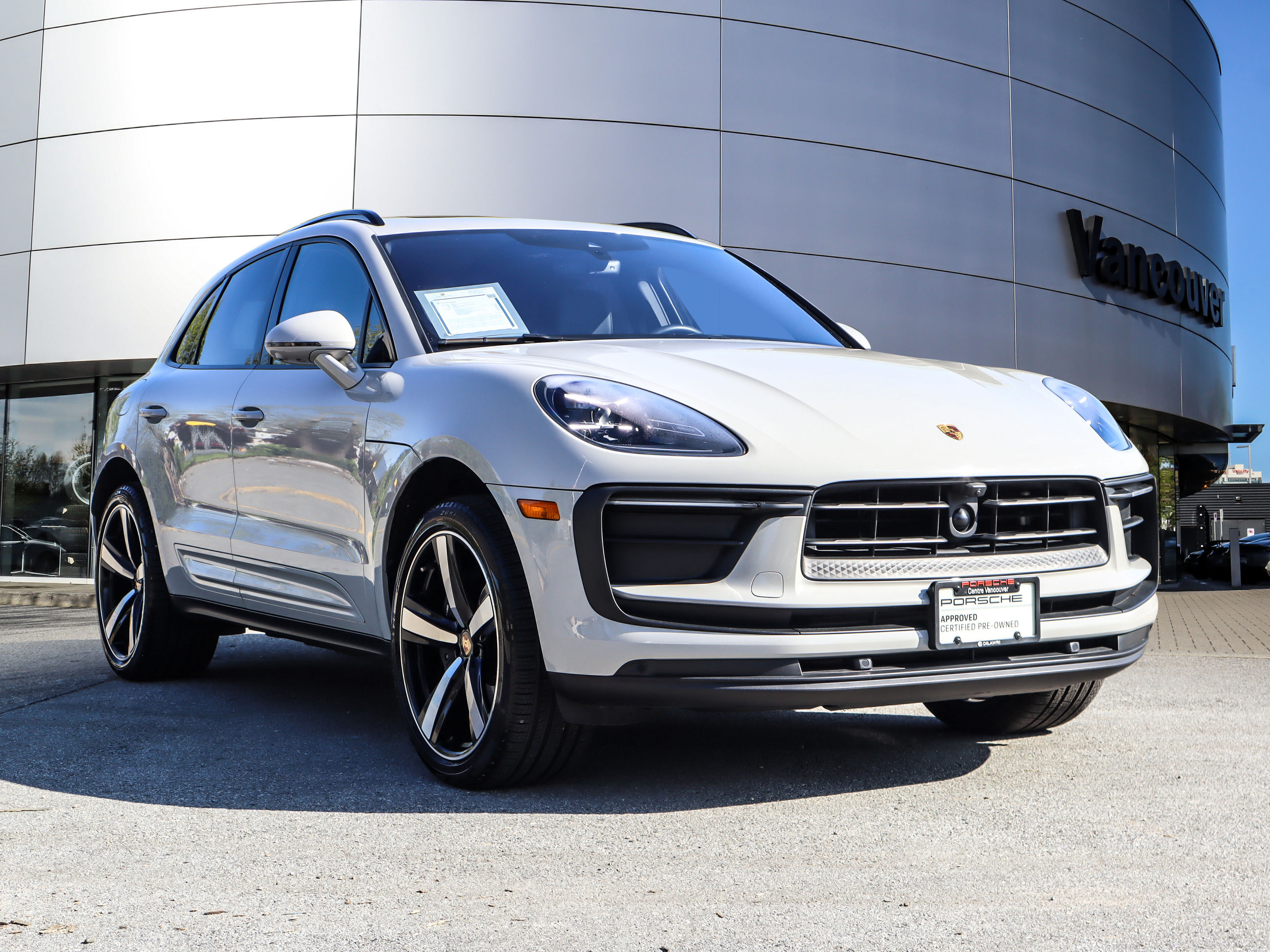 Porsche Macan  2023 à Vancouver, Colombie-Britannique