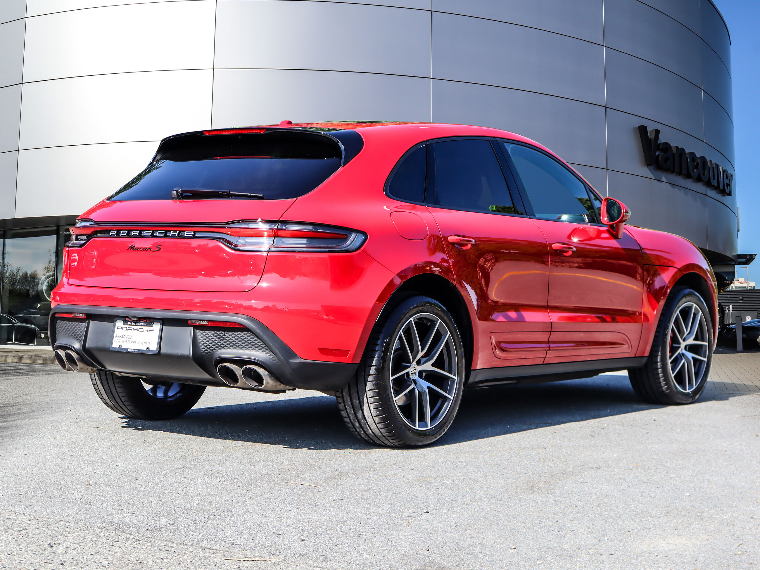 Porsche Macan  2023 à Vancouver, Colombie-Britannique