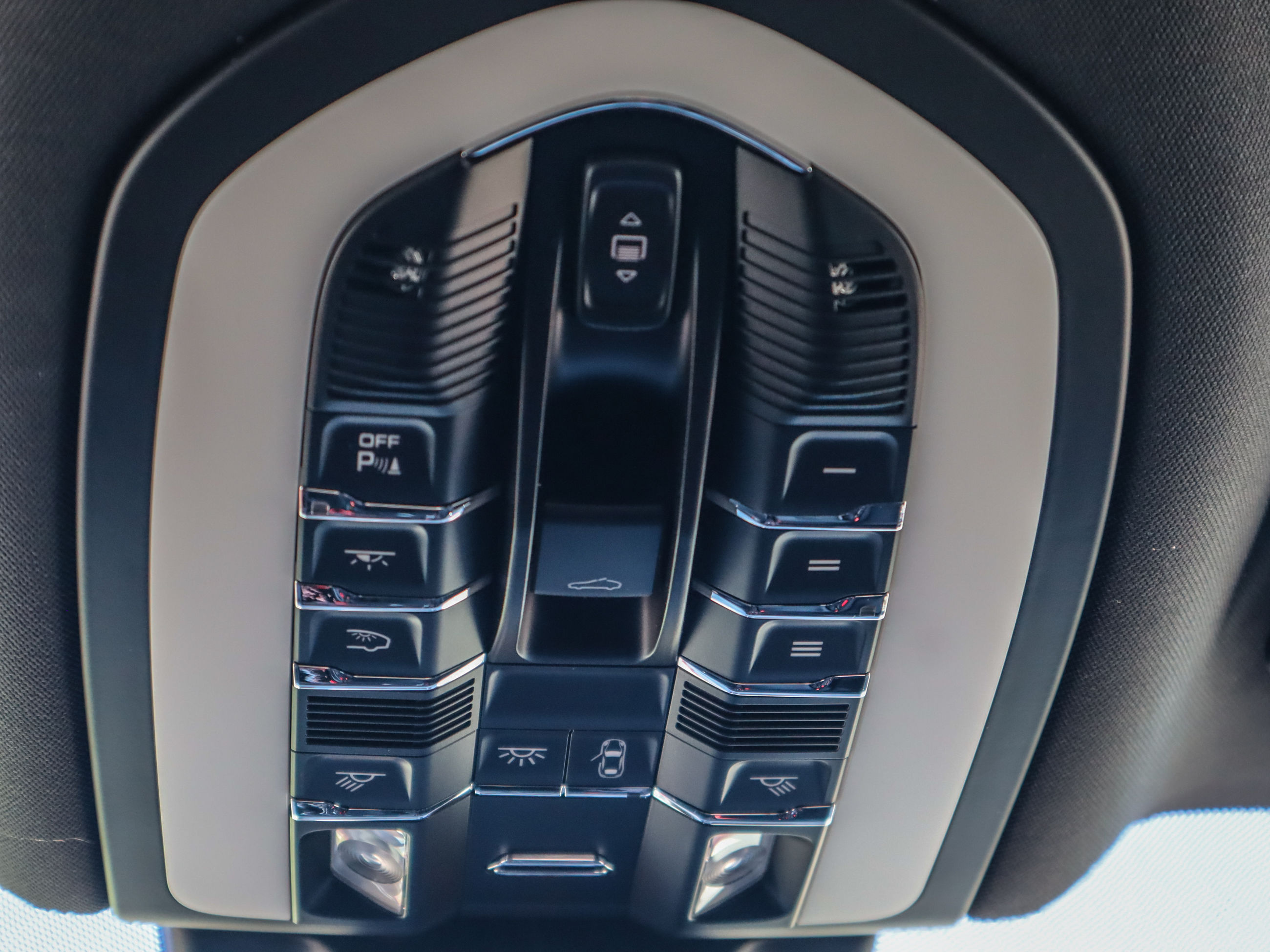 Porsche Macan  2023 à Vancouver, Colombie-Britannique