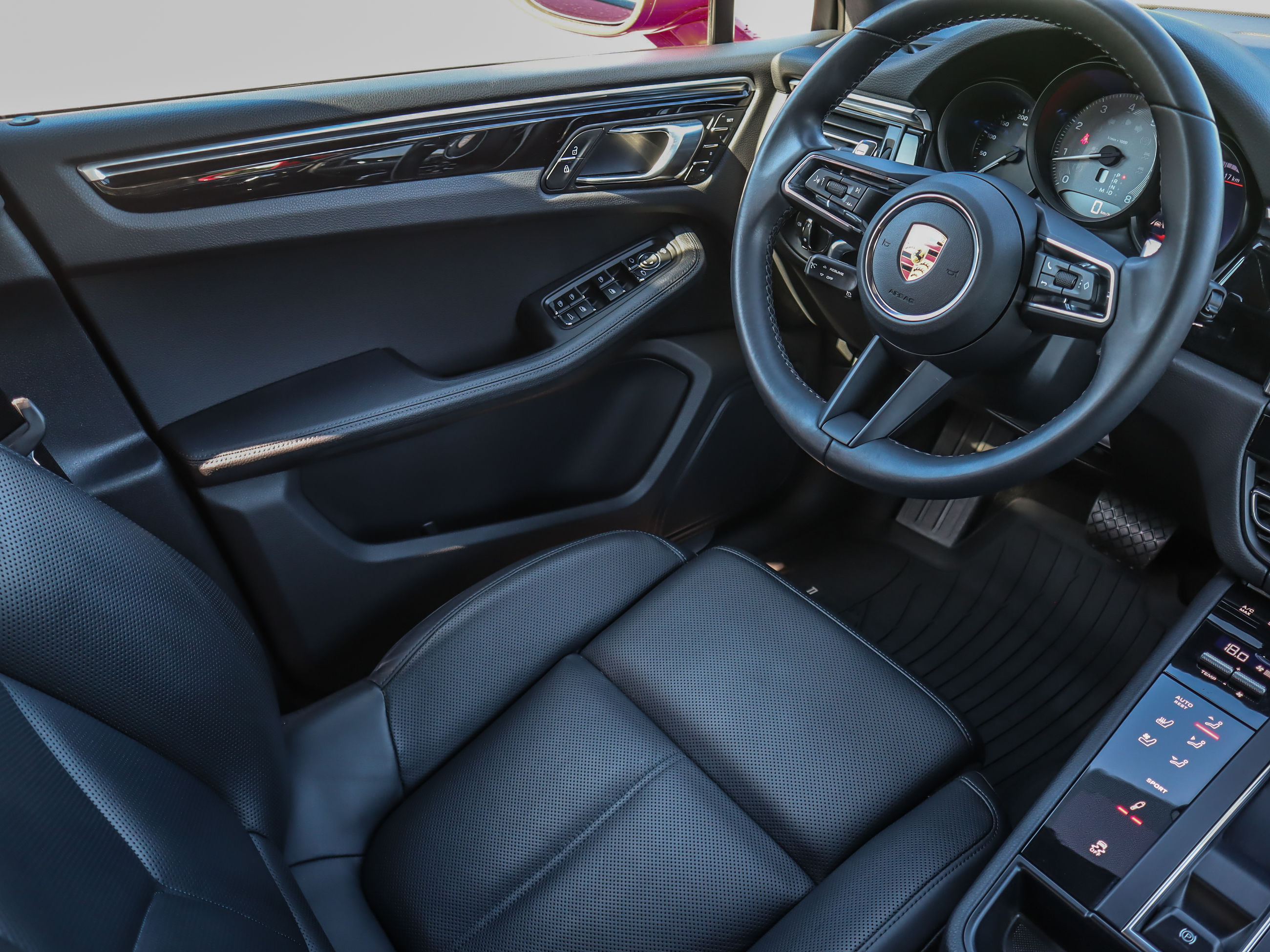 Porsche Macan  2023 à Vancouver, Colombie-Britannique