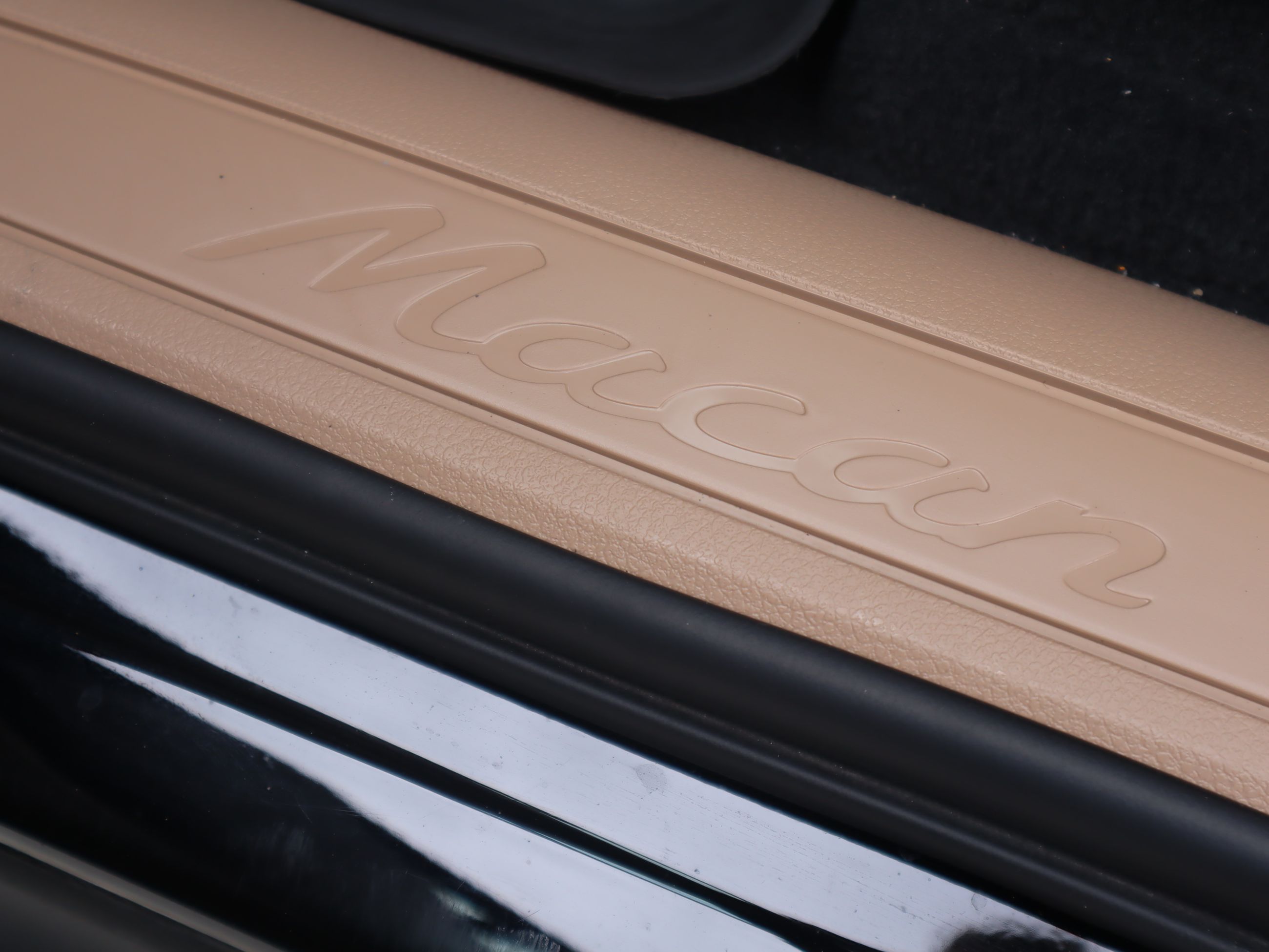 2023 Porsche Macan in Vancouver, British Columbia