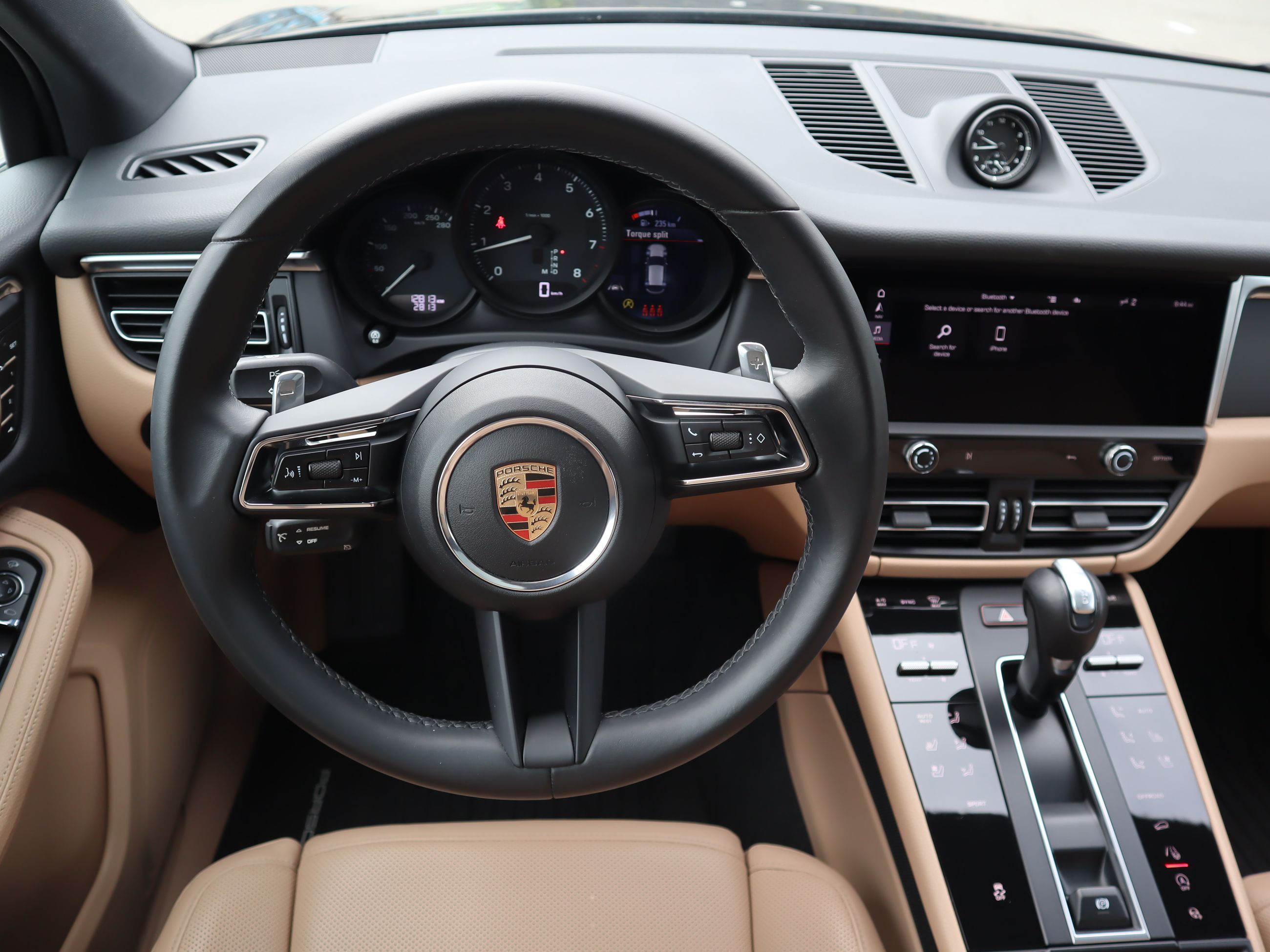 2023 Porsche Macan in Vancouver, British Columbia