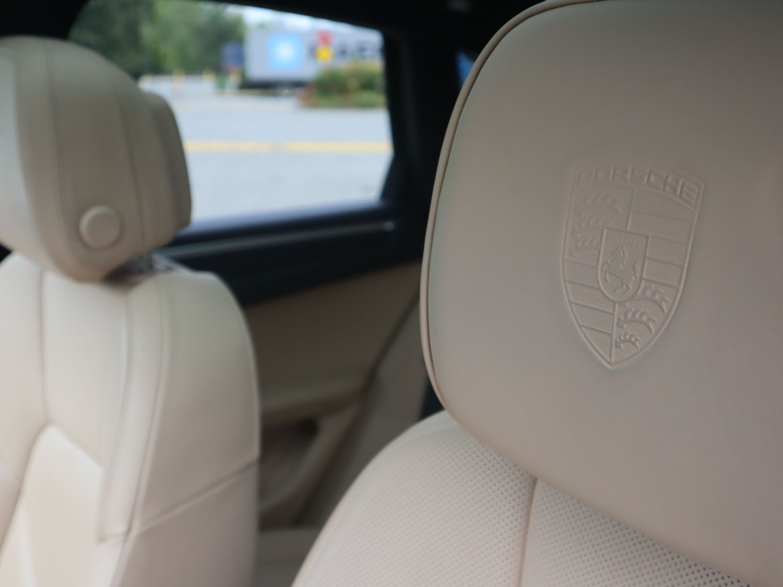 2023 Porsche Macan in Vancouver, British Columbia