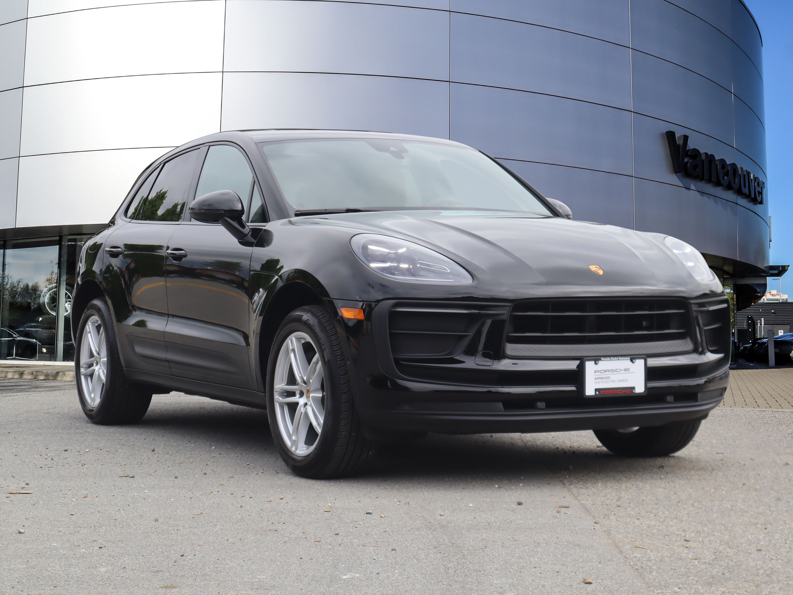 2023 Porsche Macan in Vancouver, British Columbia