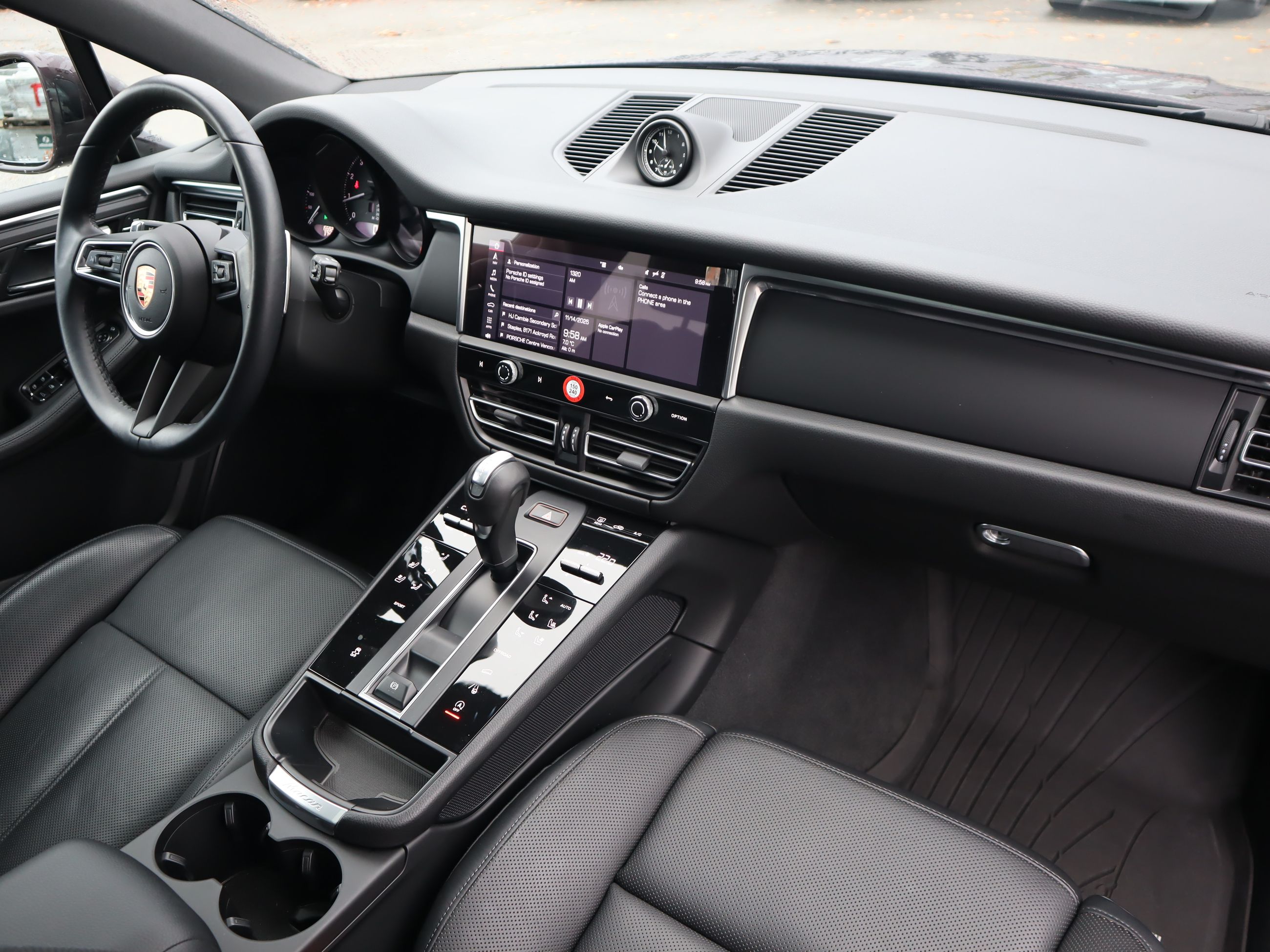 Porsche Macan  2023 à Vancouver, Colombie-Britannique