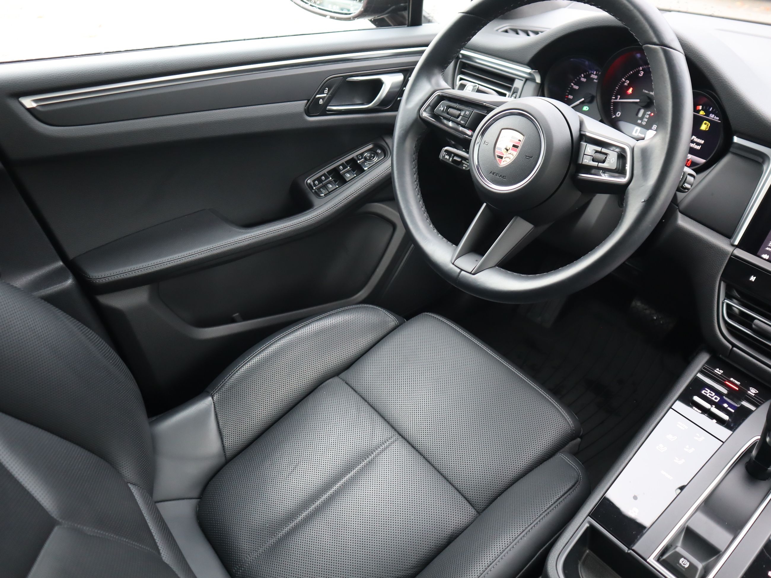 Porsche Macan  2023 à Vancouver, Colombie-Britannique