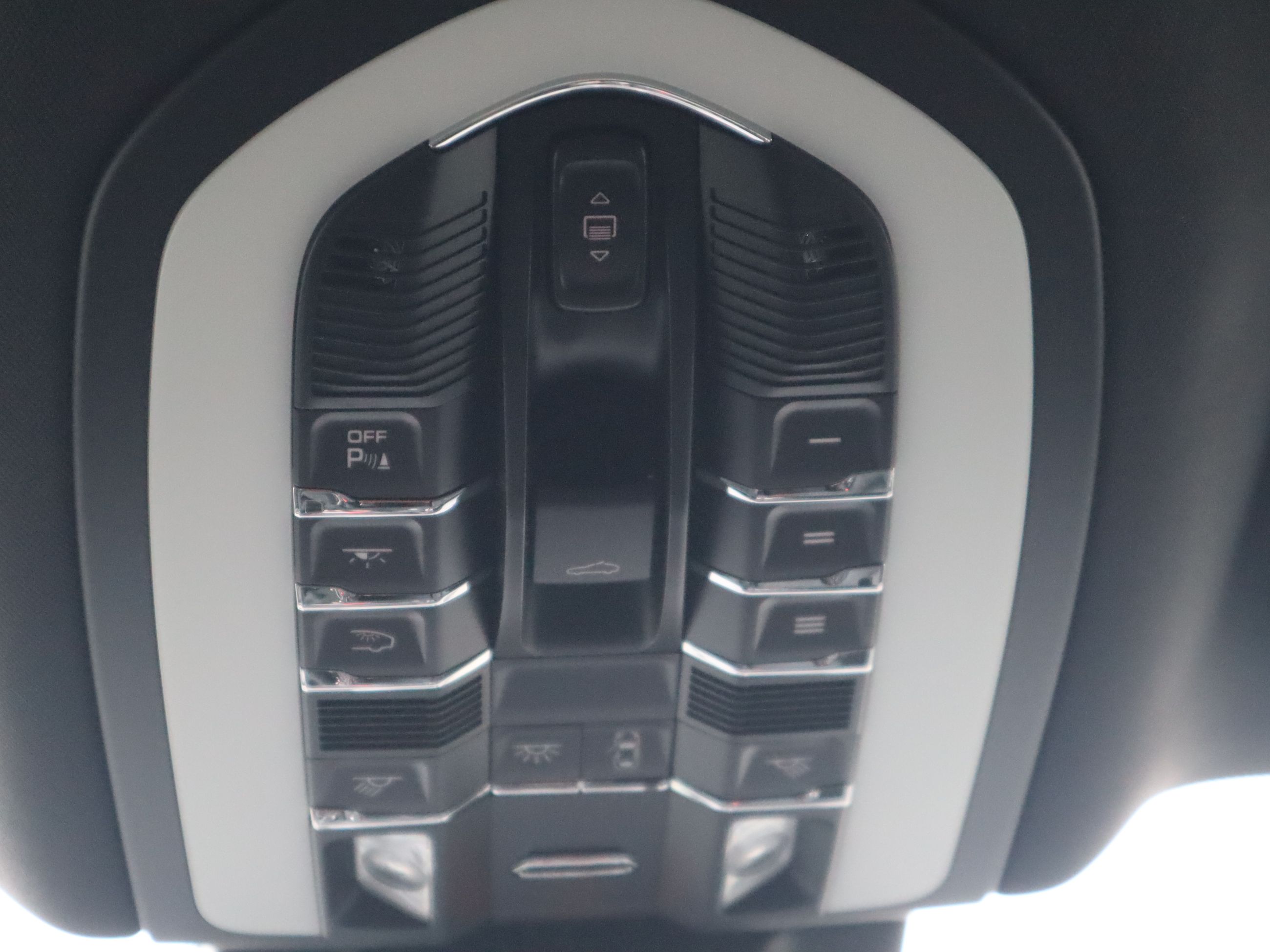 Porsche Macan  2023 à Vancouver, Colombie-Britannique