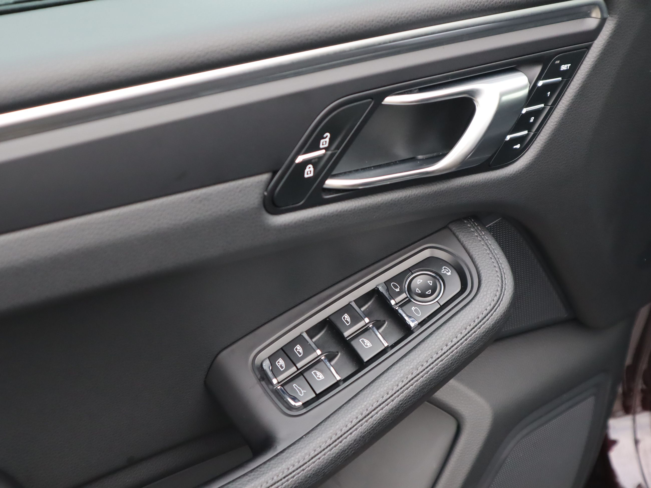 Porsche Macan  2023 à Vancouver, Colombie-Britannique