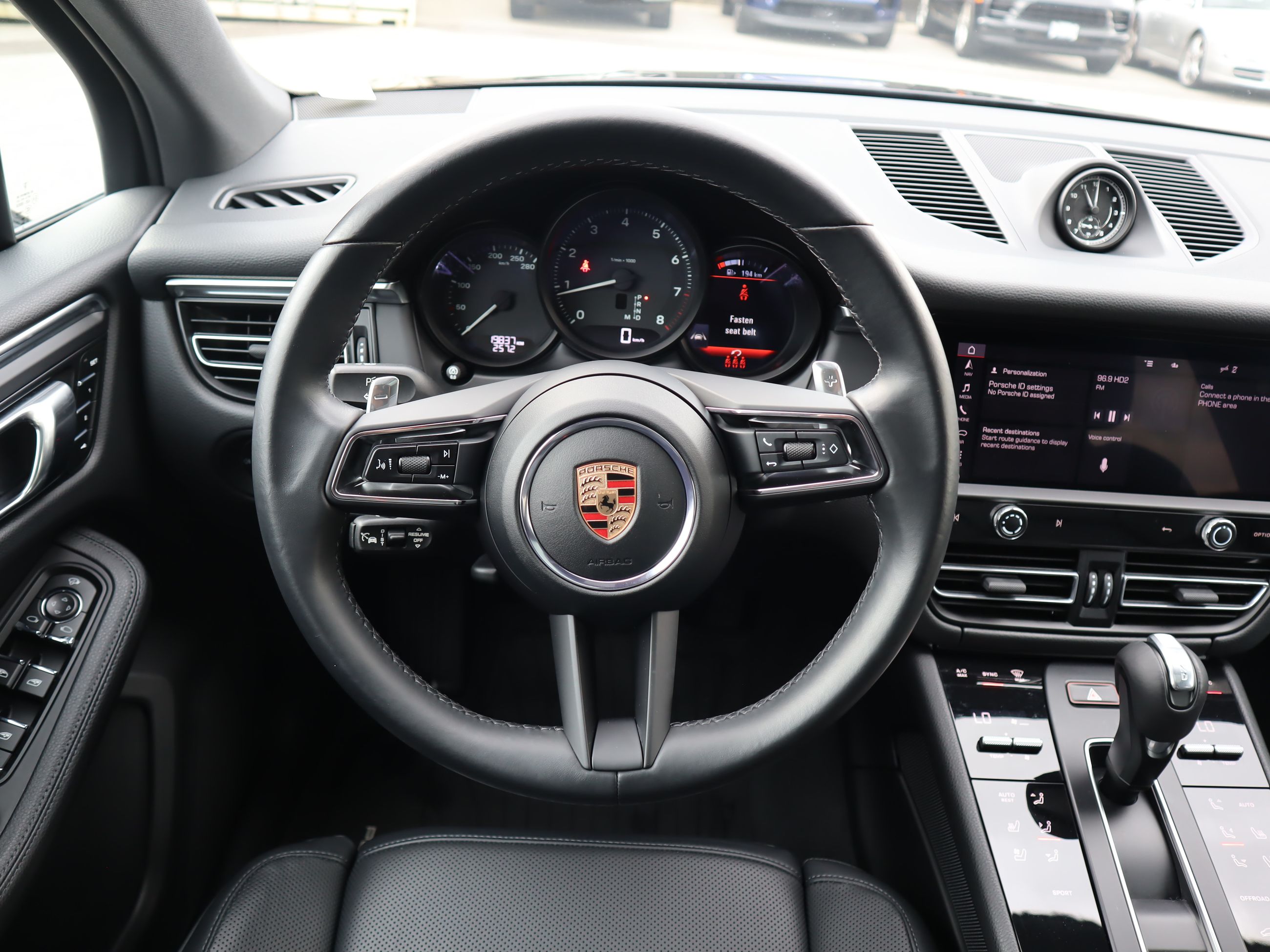 Porsche Macan  2023 à Vancouver, Colombie-Britannique