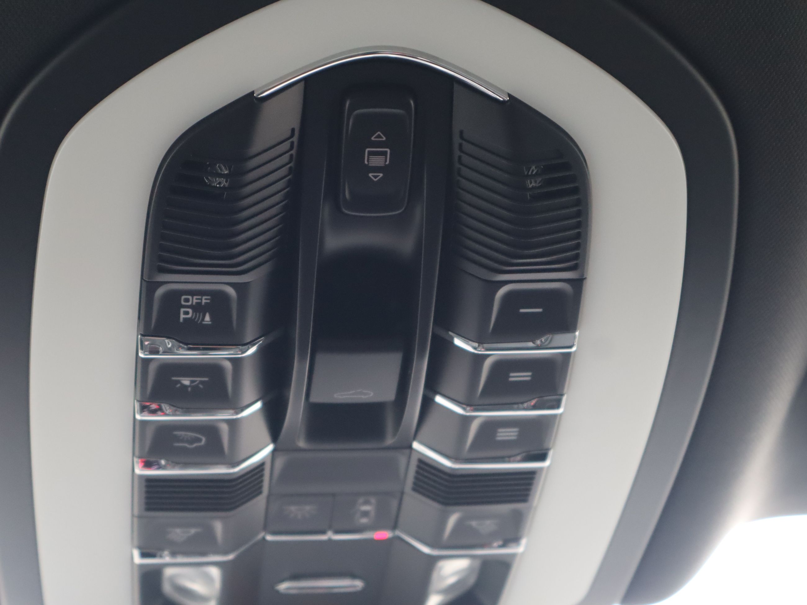 Porsche Macan  2023 à Vancouver, Colombie-Britannique