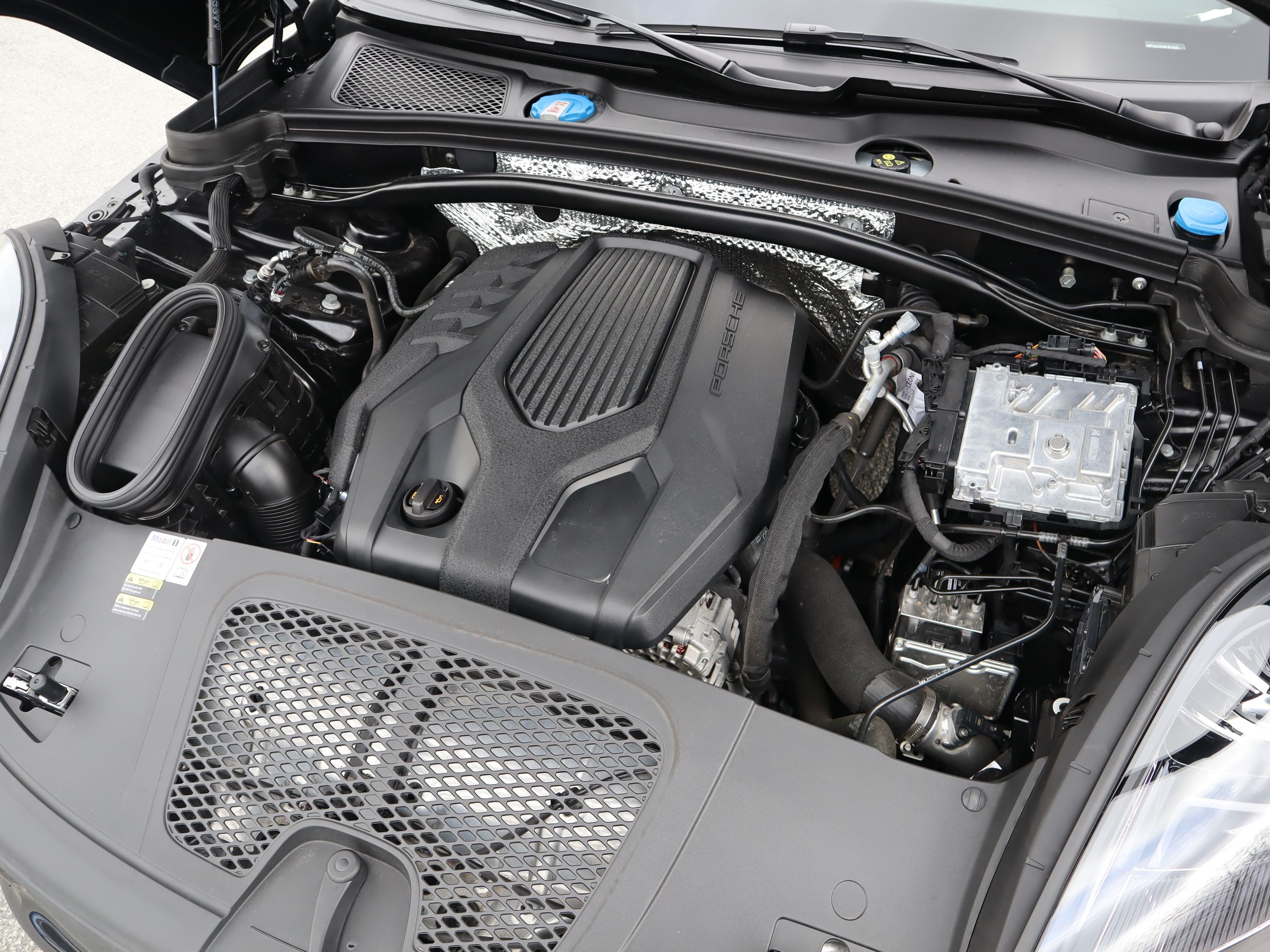 Porsche Macan  2023 à Vancouver, Colombie-Britannique