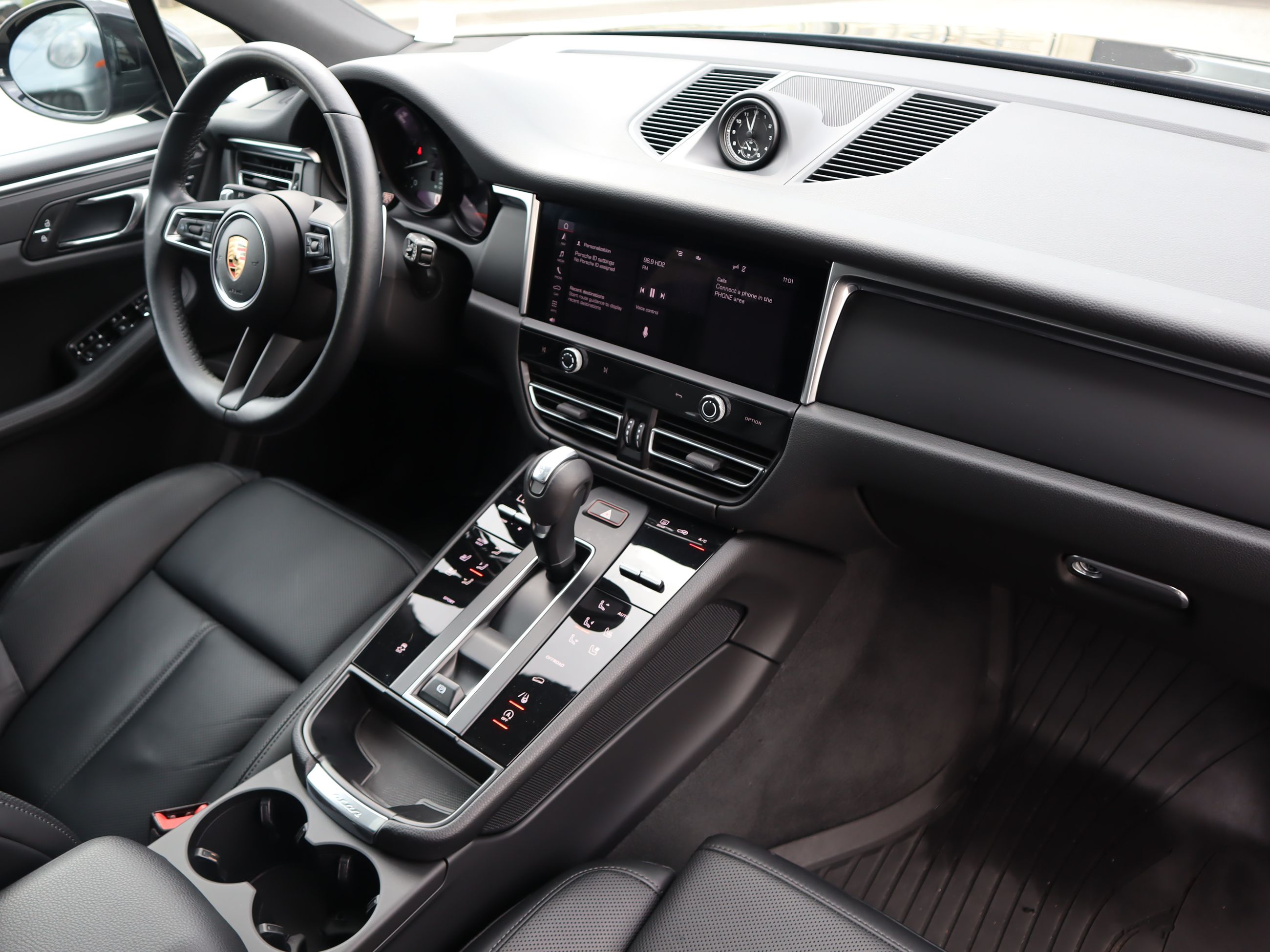 Porsche Macan  2023 à Vancouver, Colombie-Britannique