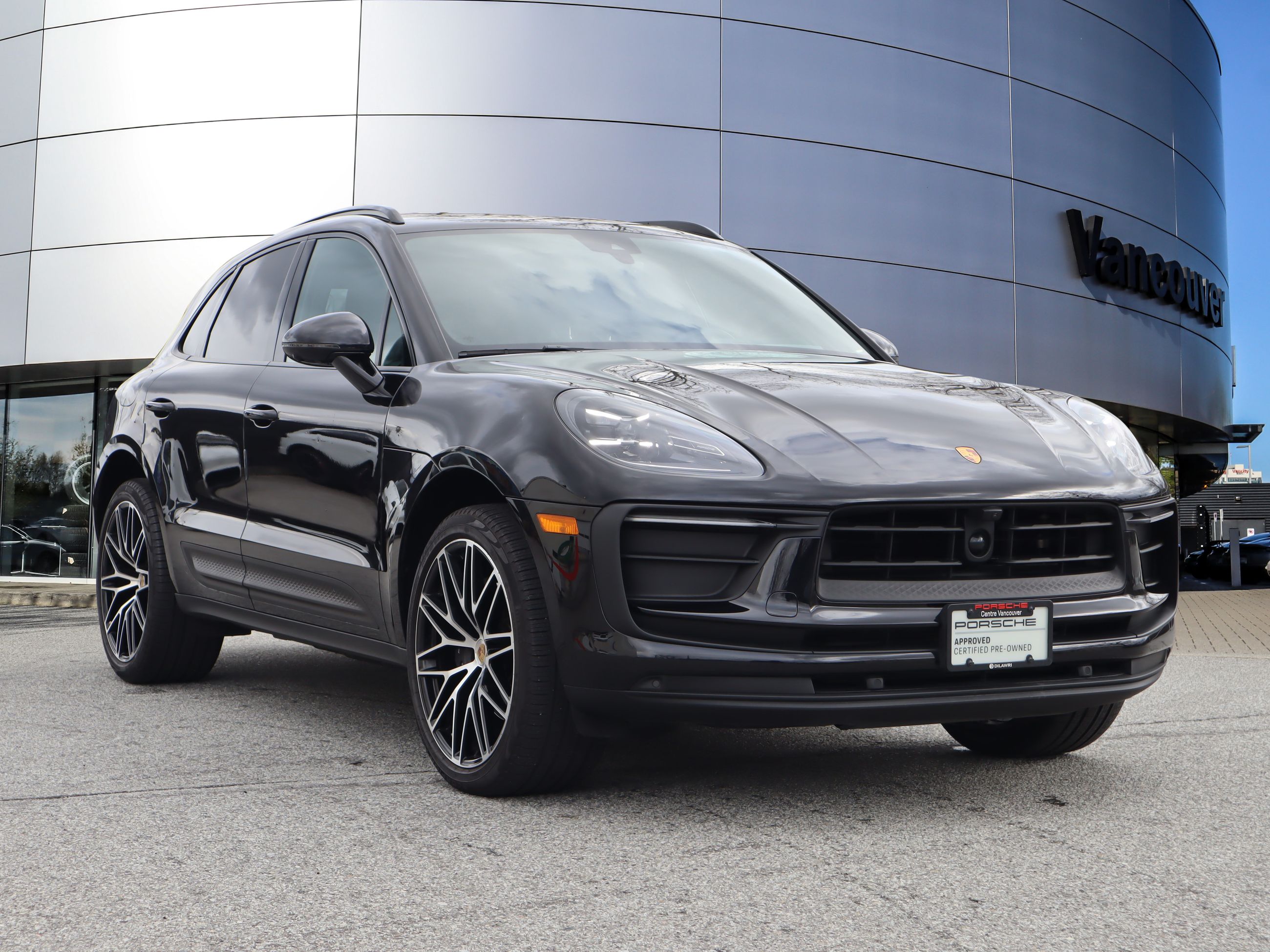 Porsche Macan  2023 à Vancouver, Colombie-Britannique