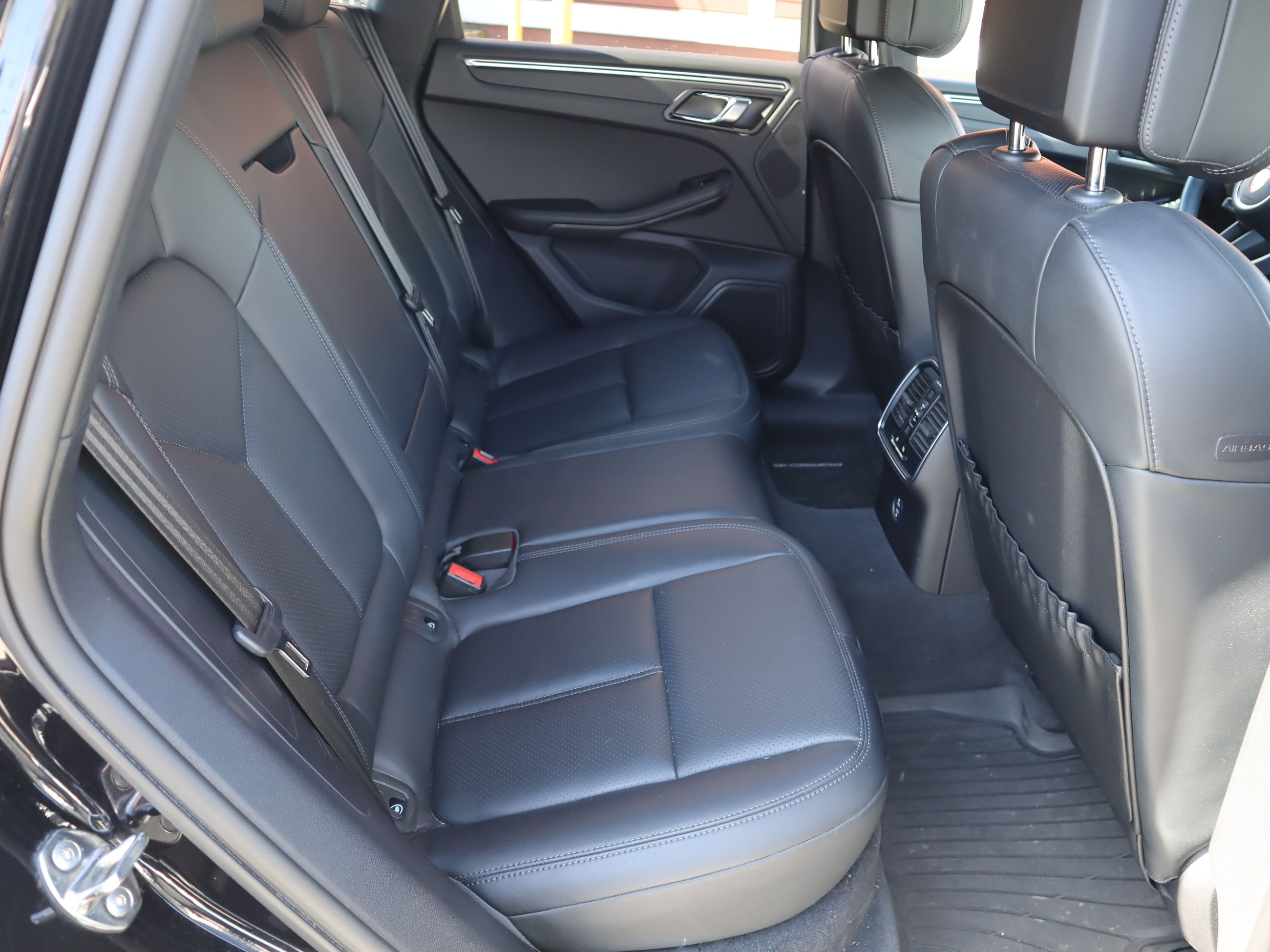 Porsche Macan  2023 à Vancouver, Colombie-Britannique