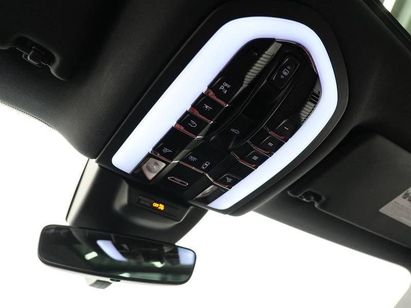 2023 Porsche Macan in Vancouver, British Columbia