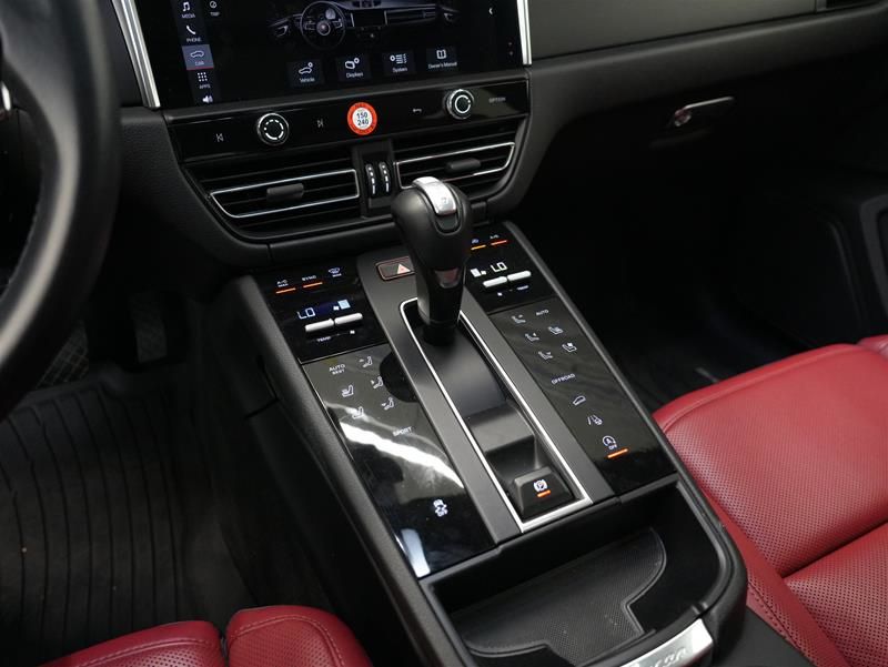 2023 Porsche Macan in Vancouver, British Columbia