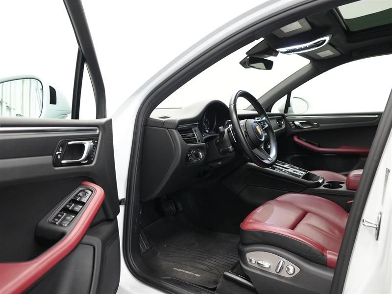 2023 Porsche Macan in Vancouver, British Columbia