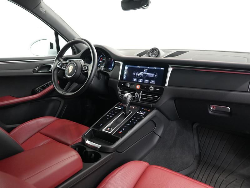 2023 Porsche Macan in Vancouver, British Columbia