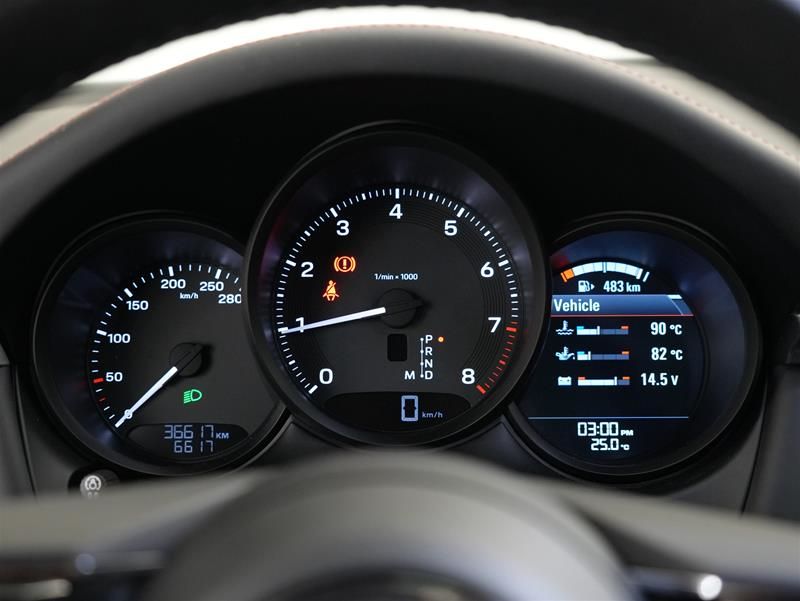 2023 Porsche Macan in Vancouver, British Columbia