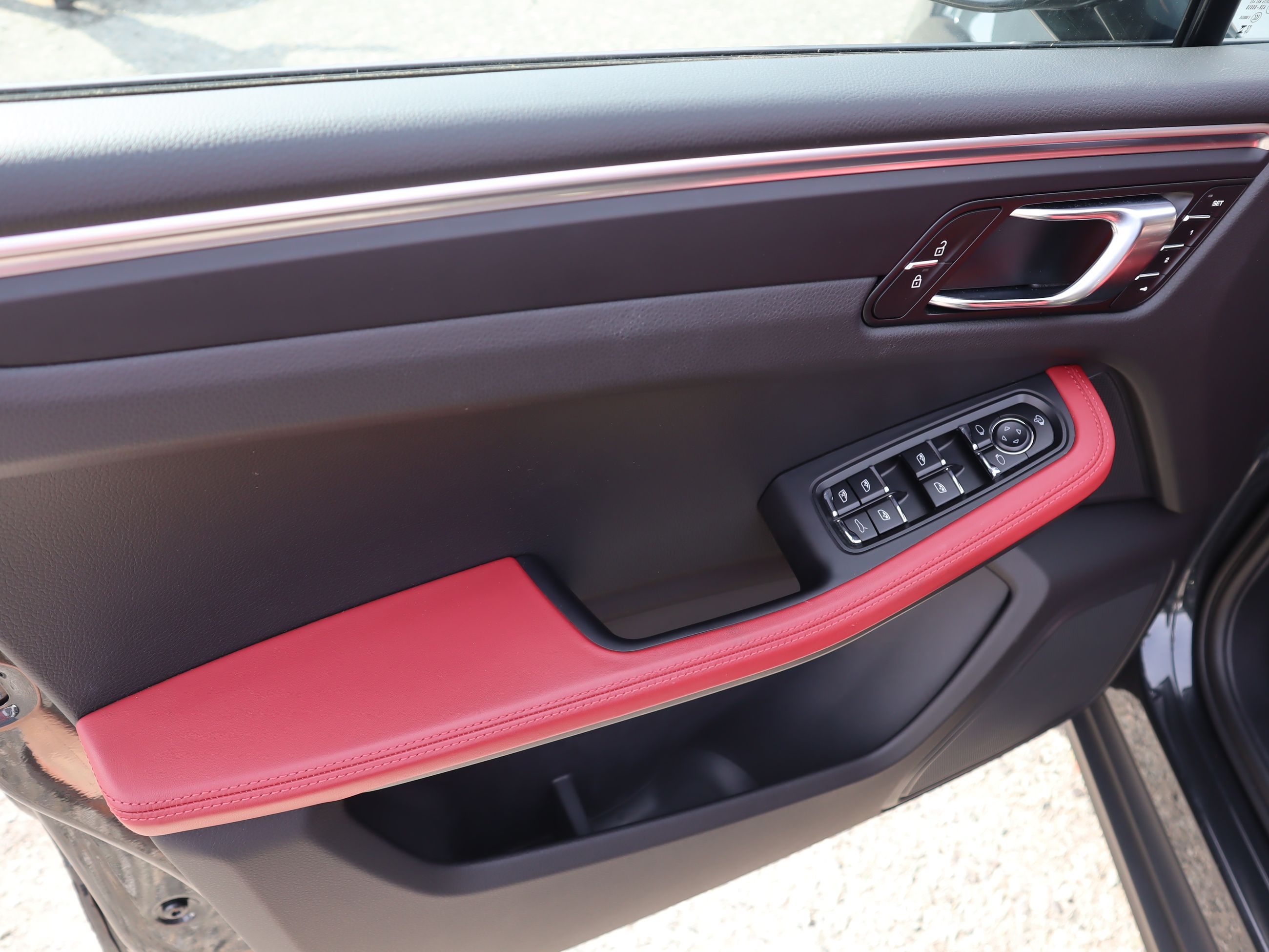 2023 Porsche Macan in Vancouver, British Columbia