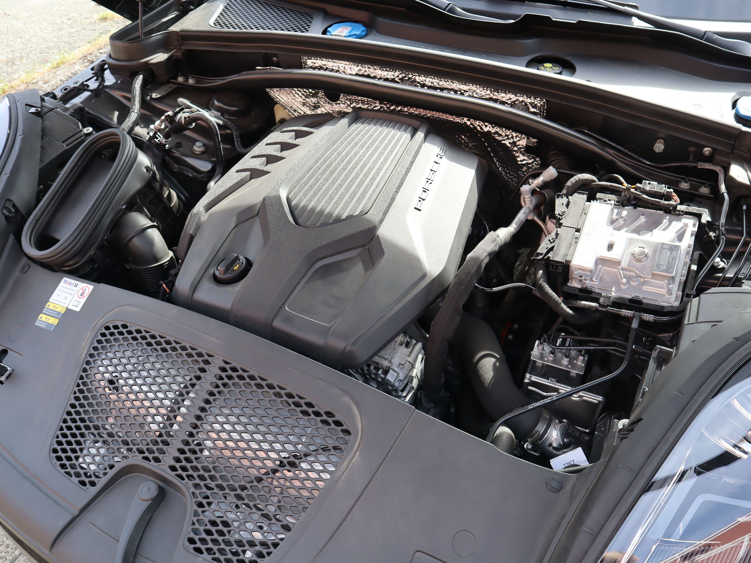 2023 Porsche Macan in Vancouver, British Columbia