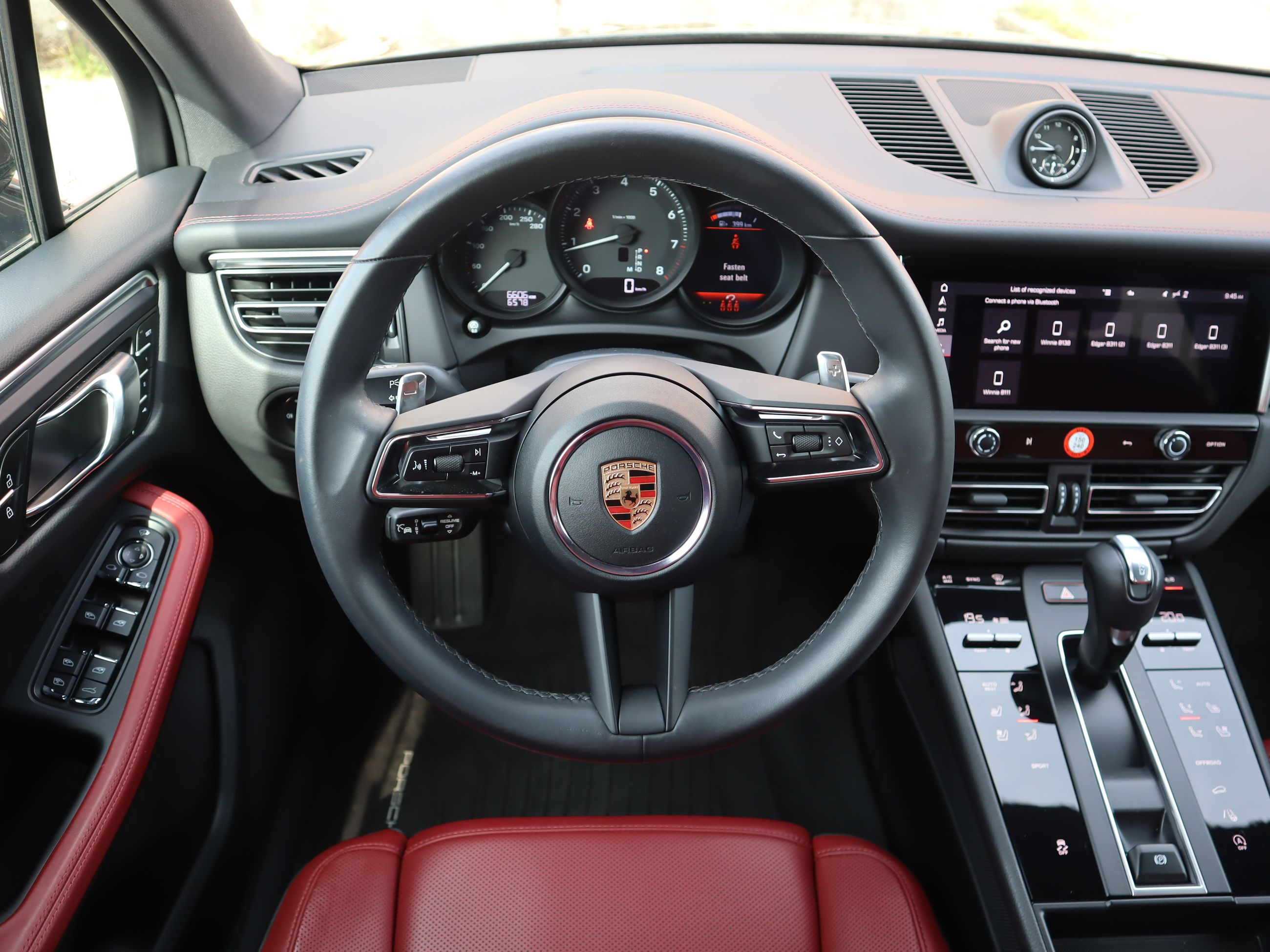 2023 Porsche Macan in Vancouver, British Columbia