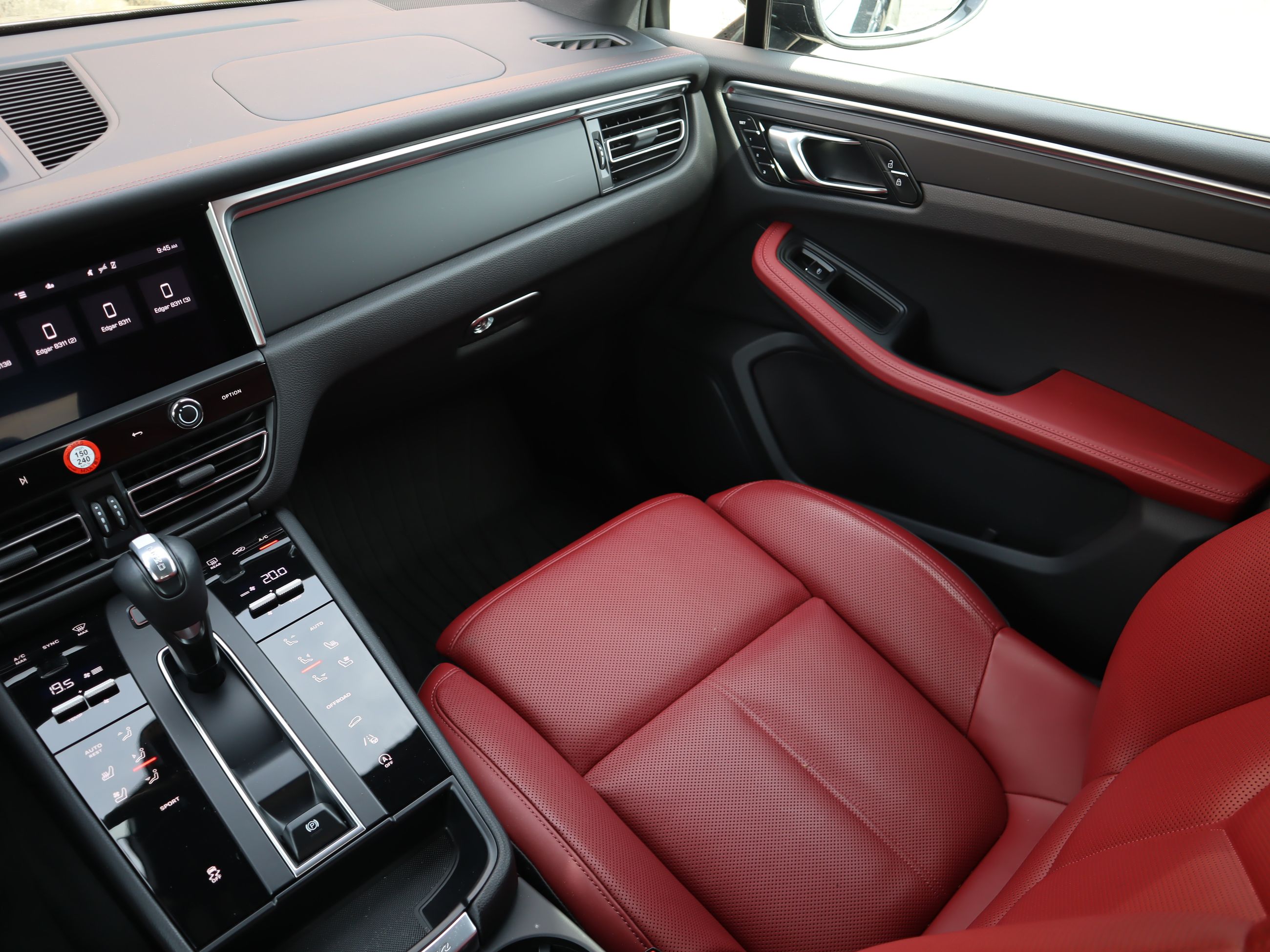 2023 Porsche Macan in Vancouver, British Columbia