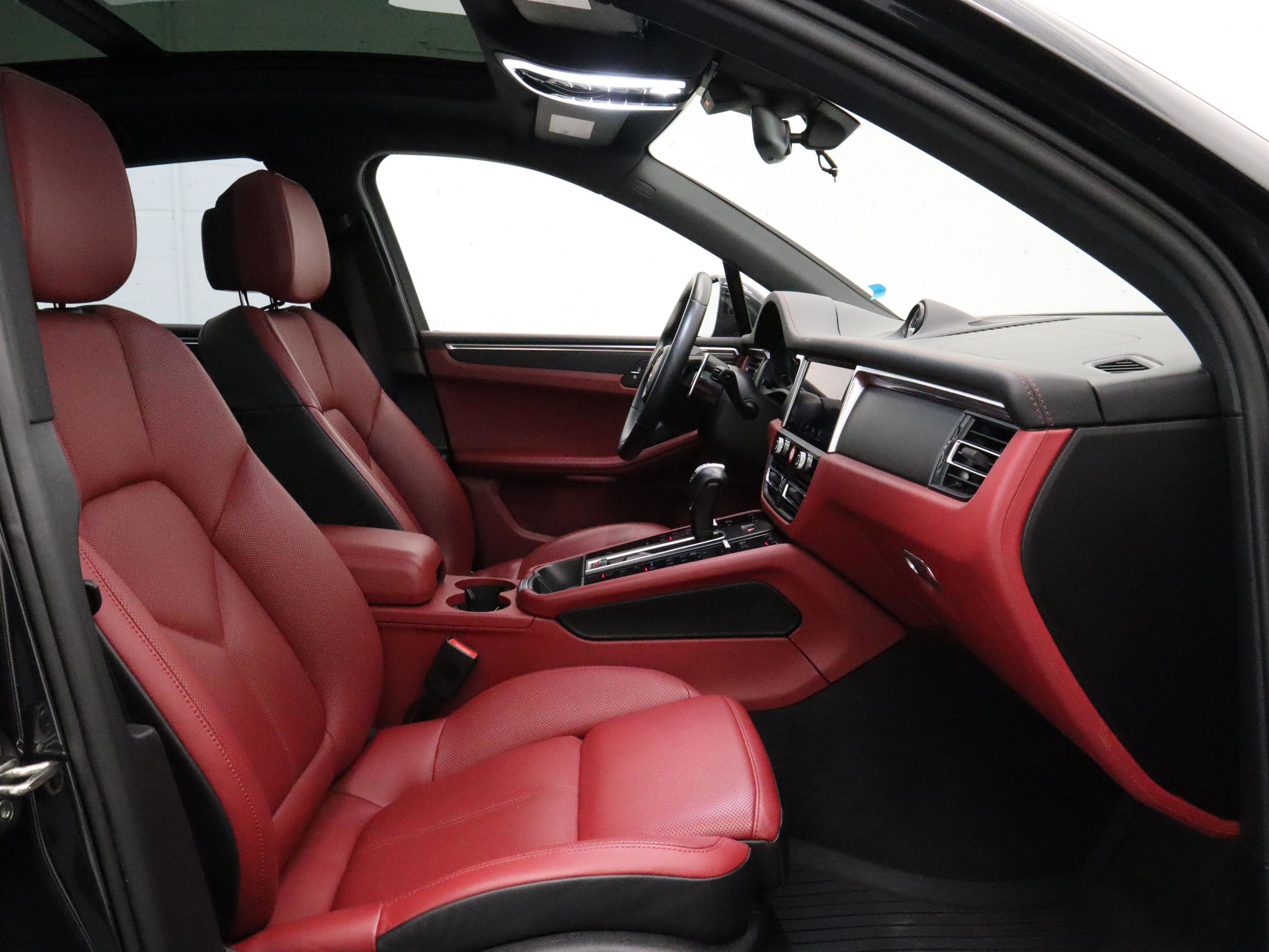Porsche Macan  2023 à Vancouver, Colombie-Britannique