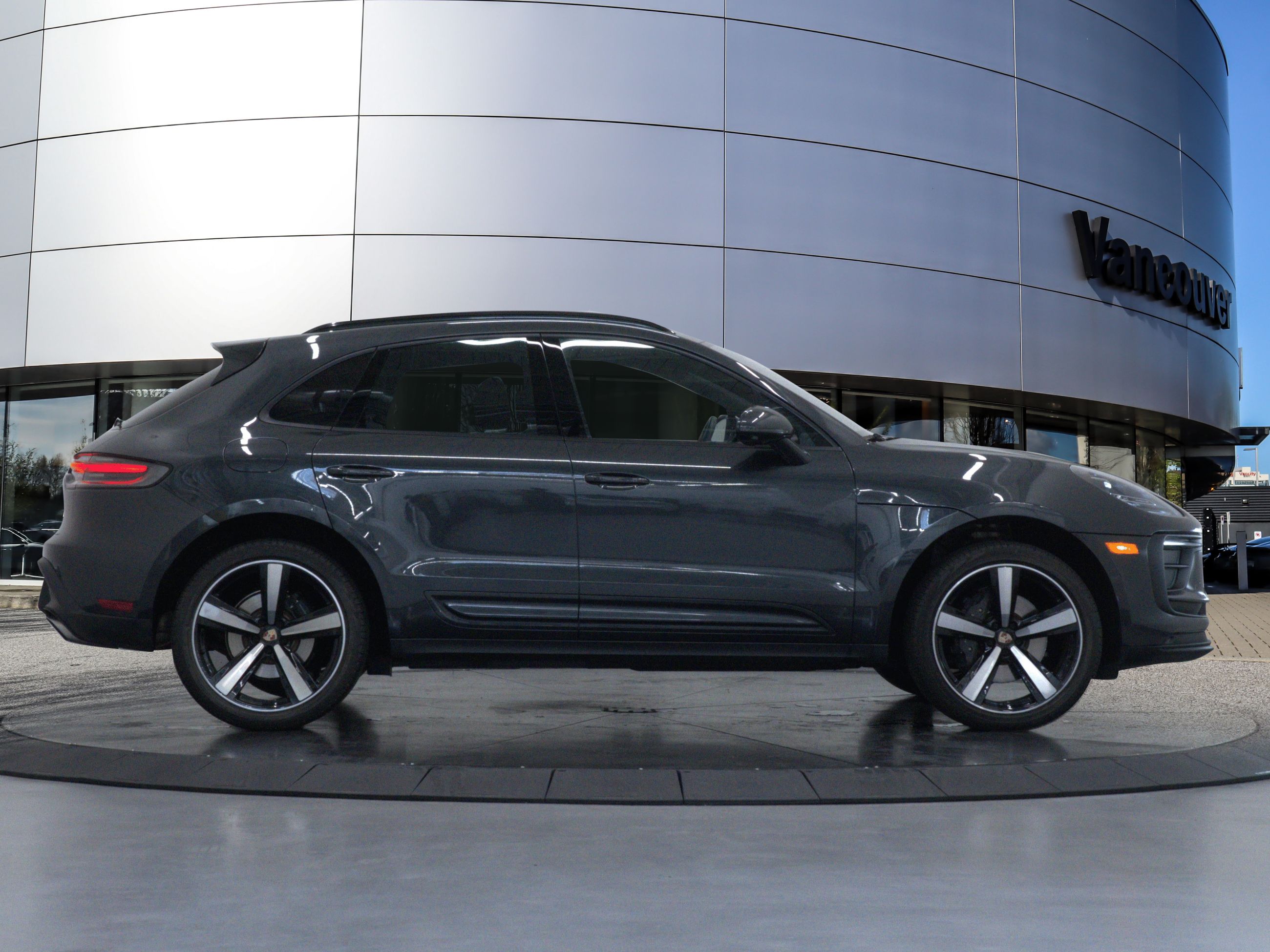 Porsche Macan  2023 à Vancouver, Colombie-Britannique