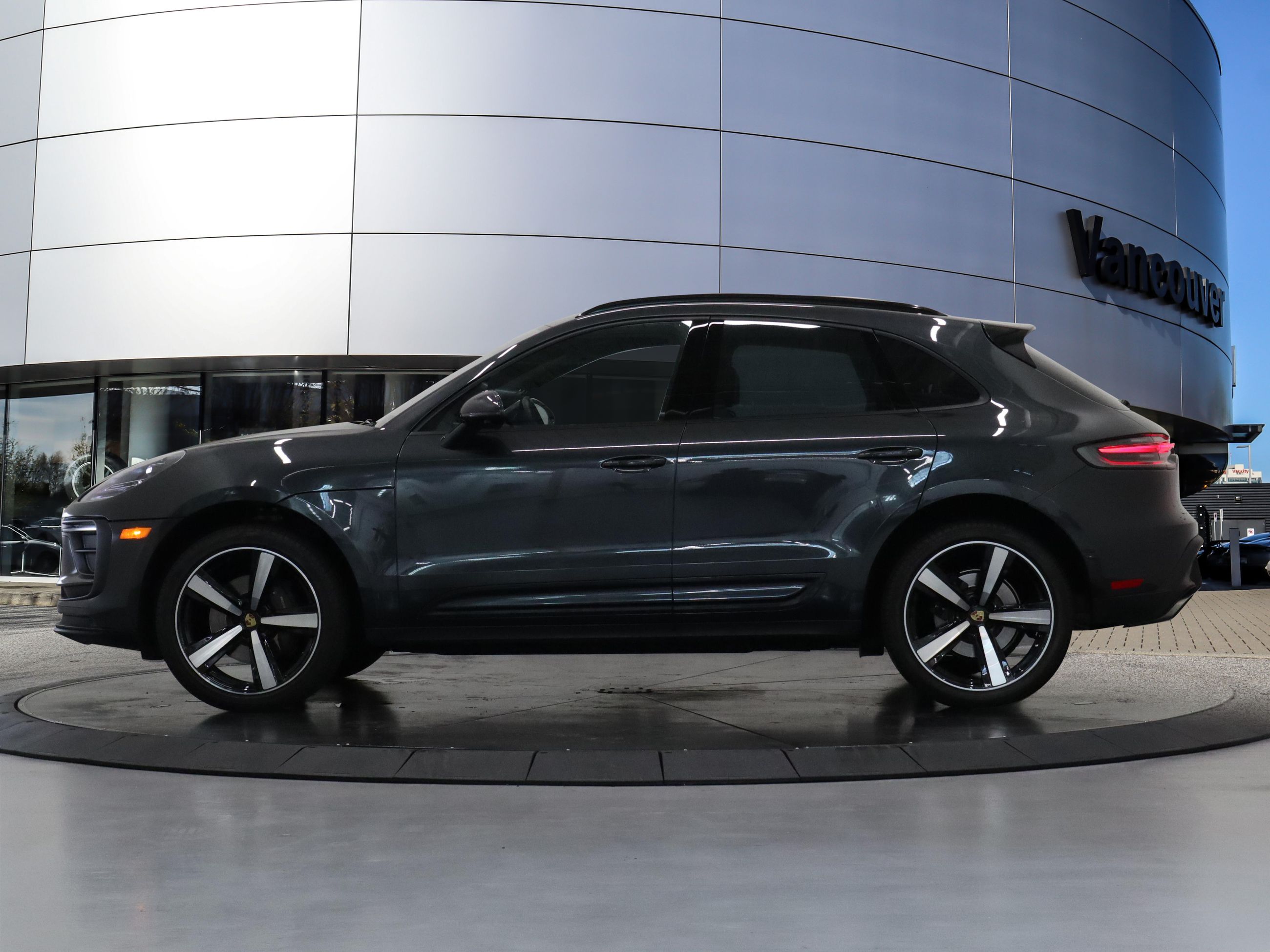 Porsche Macan  2023 à Vancouver, Colombie-Britannique