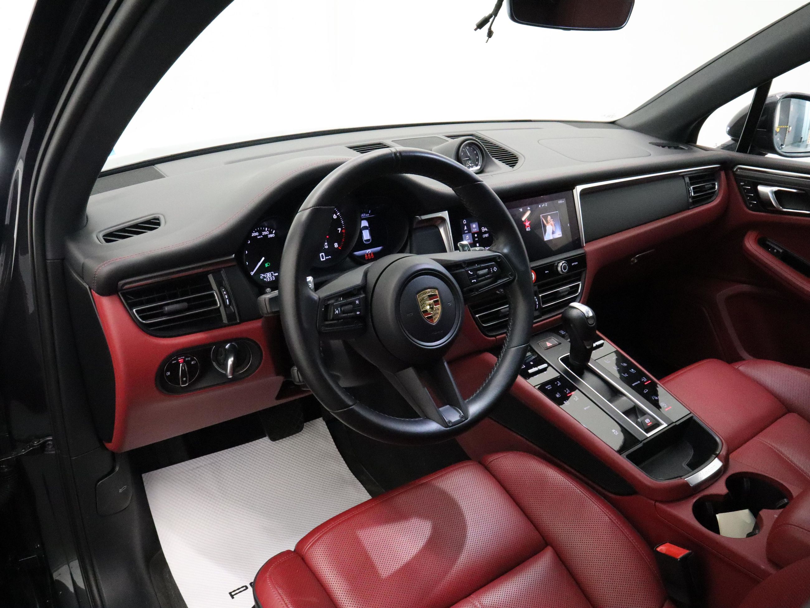 Porsche Macan  2023 à Vancouver, Colombie-Britannique