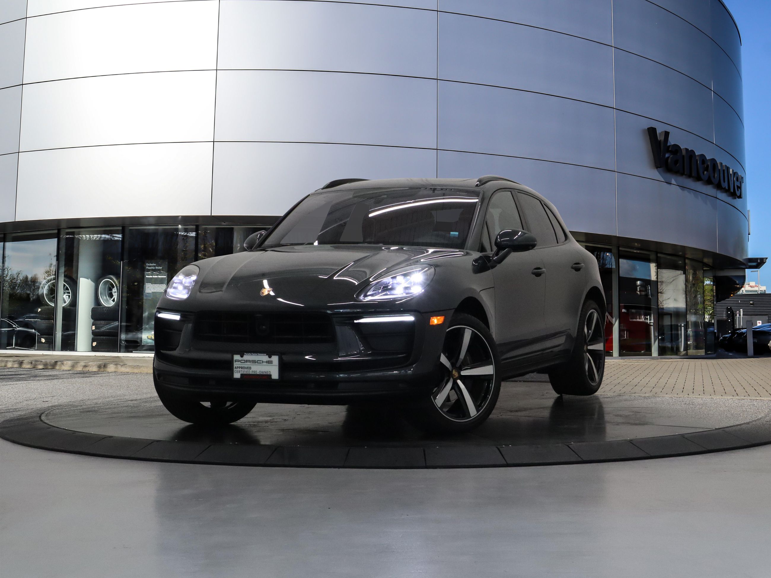 Porsche Macan  2023 à Vancouver, Colombie-Britannique