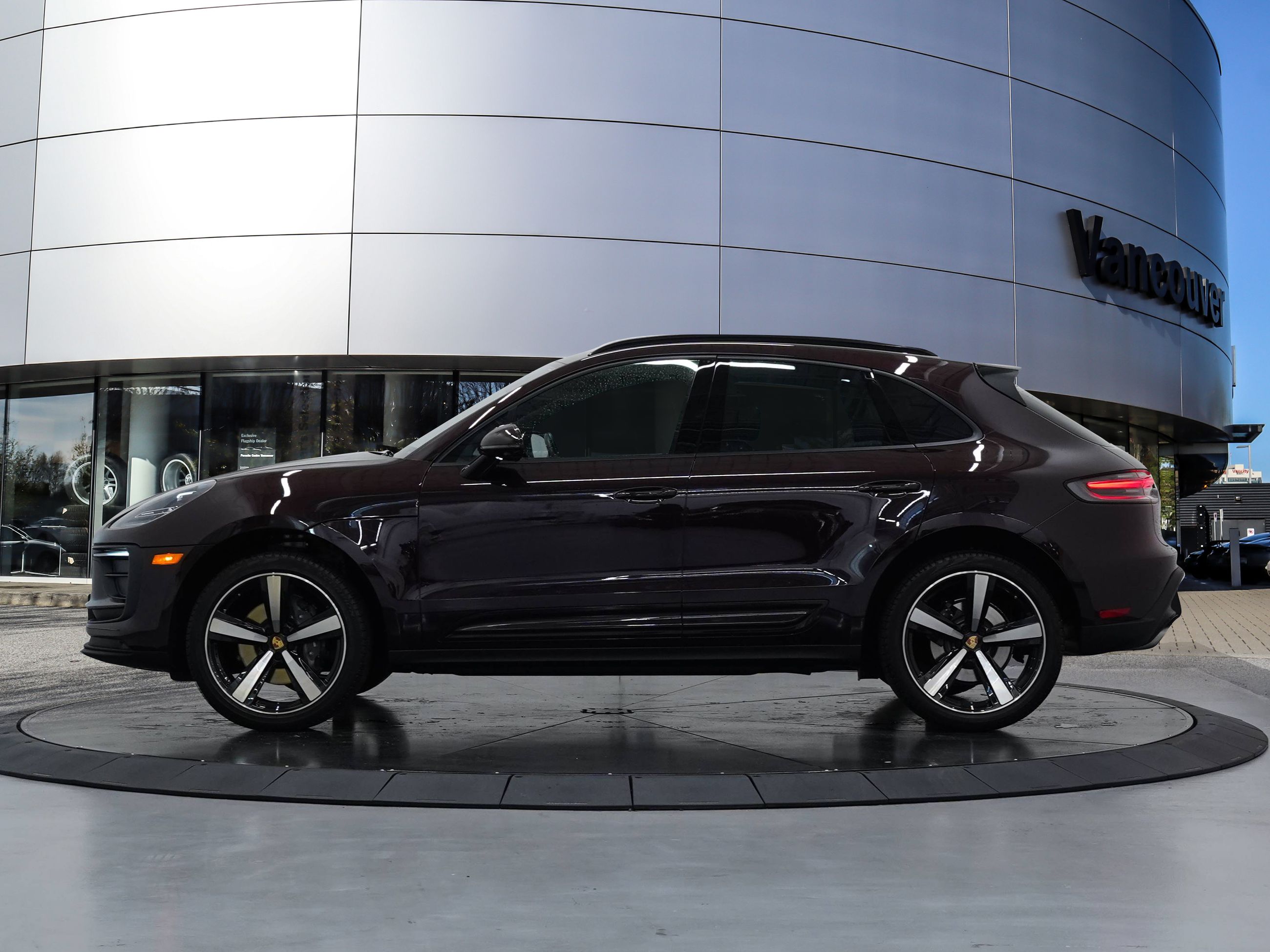 Porsche Macan  2023 à Vancouver, Colombie-Britannique