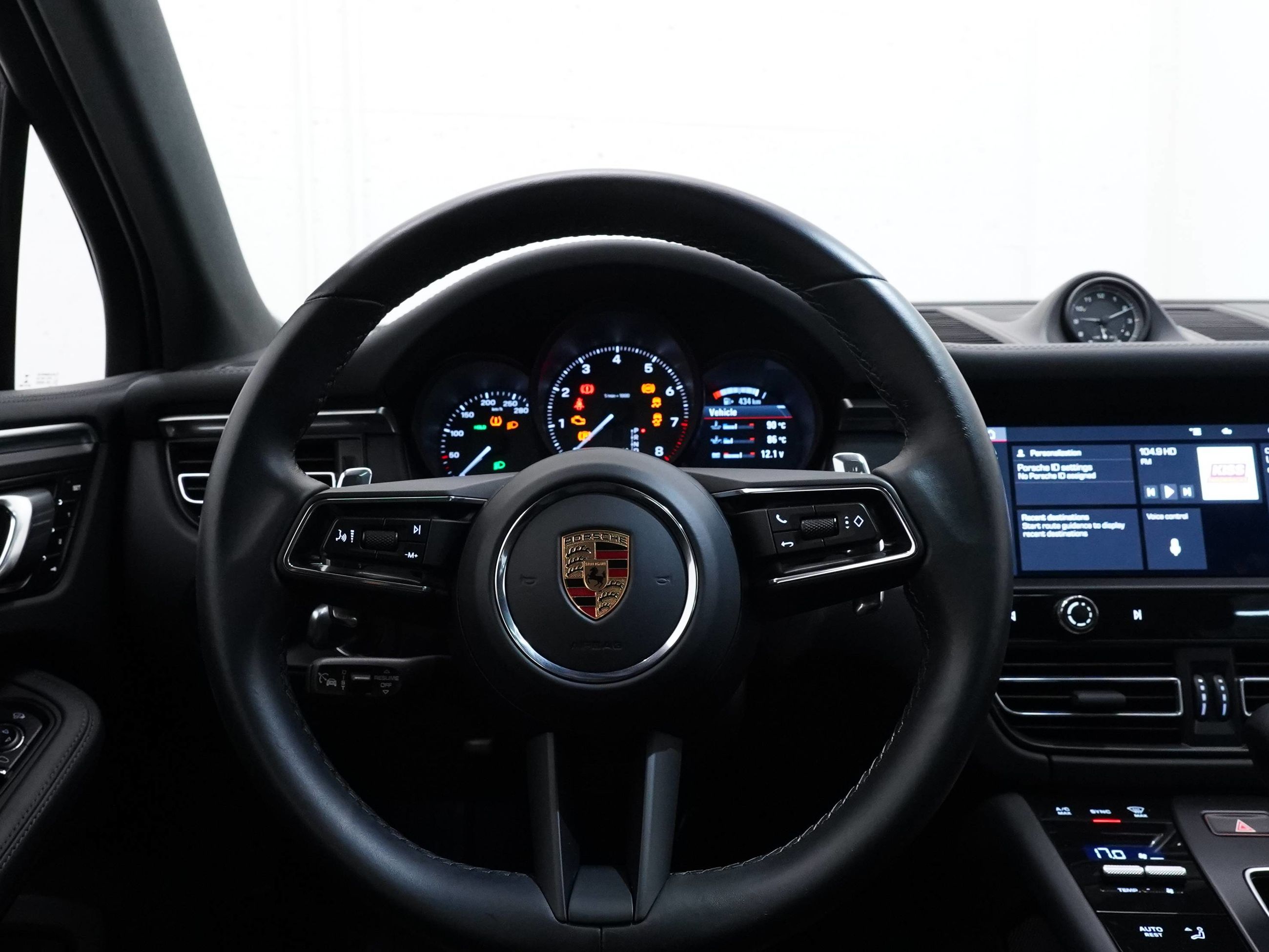 Porsche Macan  2023 à Vancouver, Colombie-Britannique
