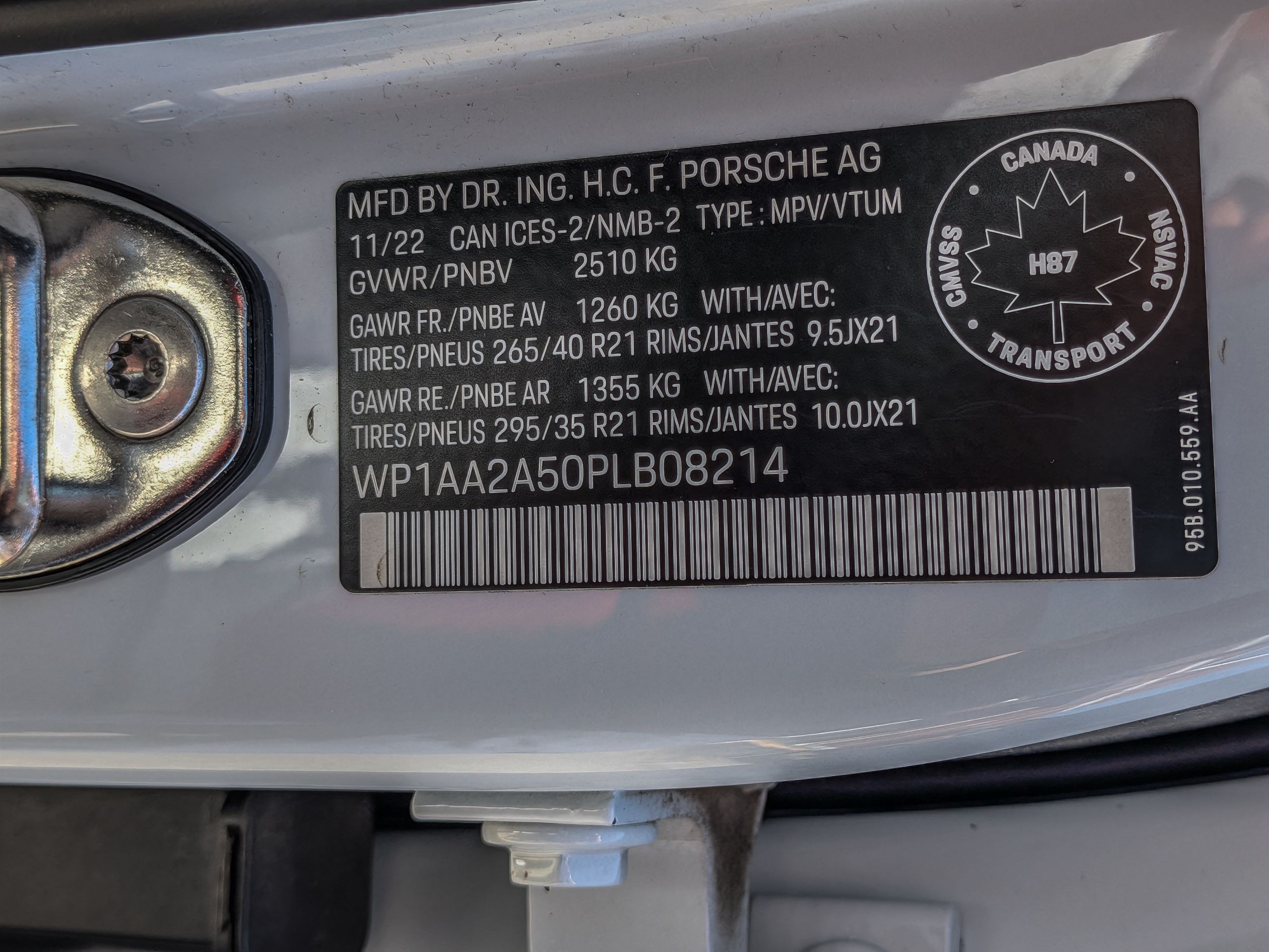 2023 Porsche Macan in Vancouver, British Columbia