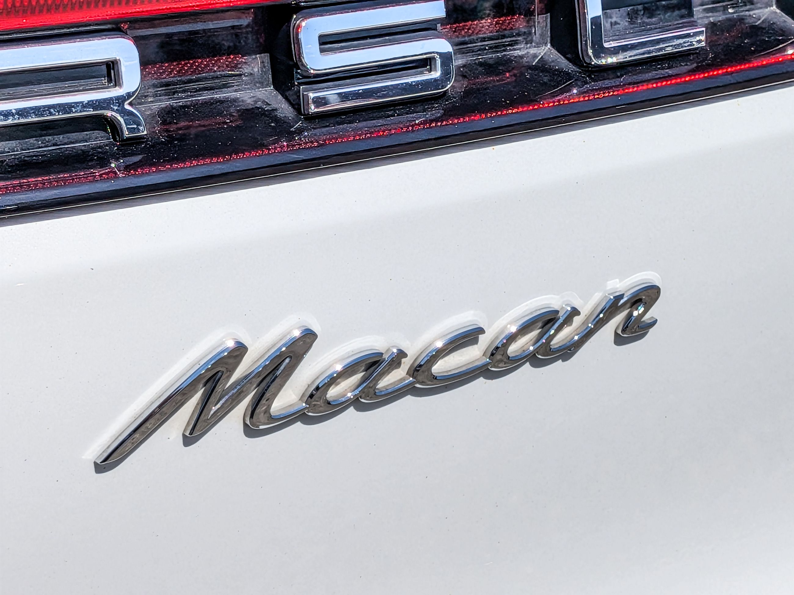2023 Porsche Macan in Vancouver, British Columbia