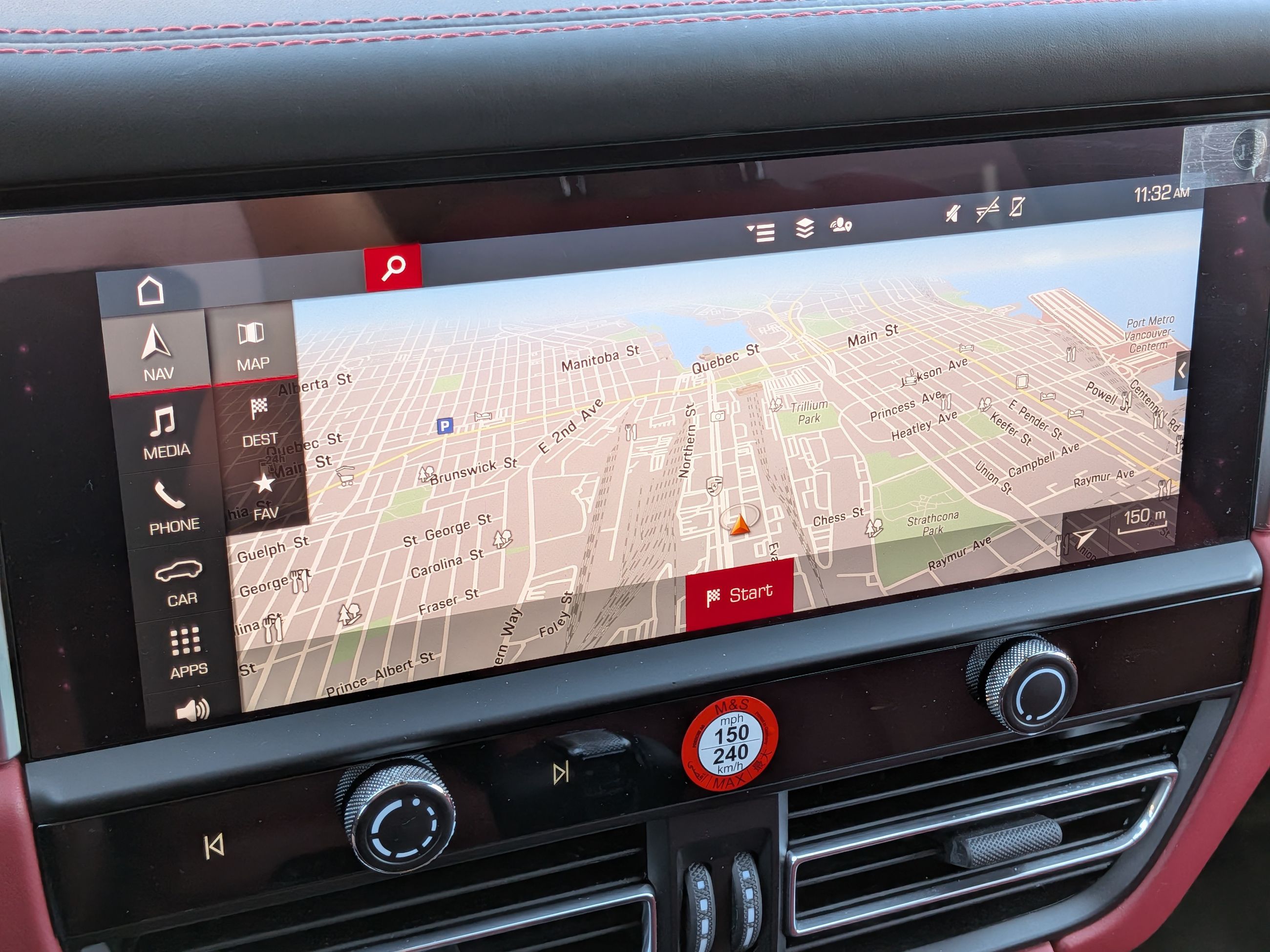 2023 Porsche Macan in Vancouver, British Columbia