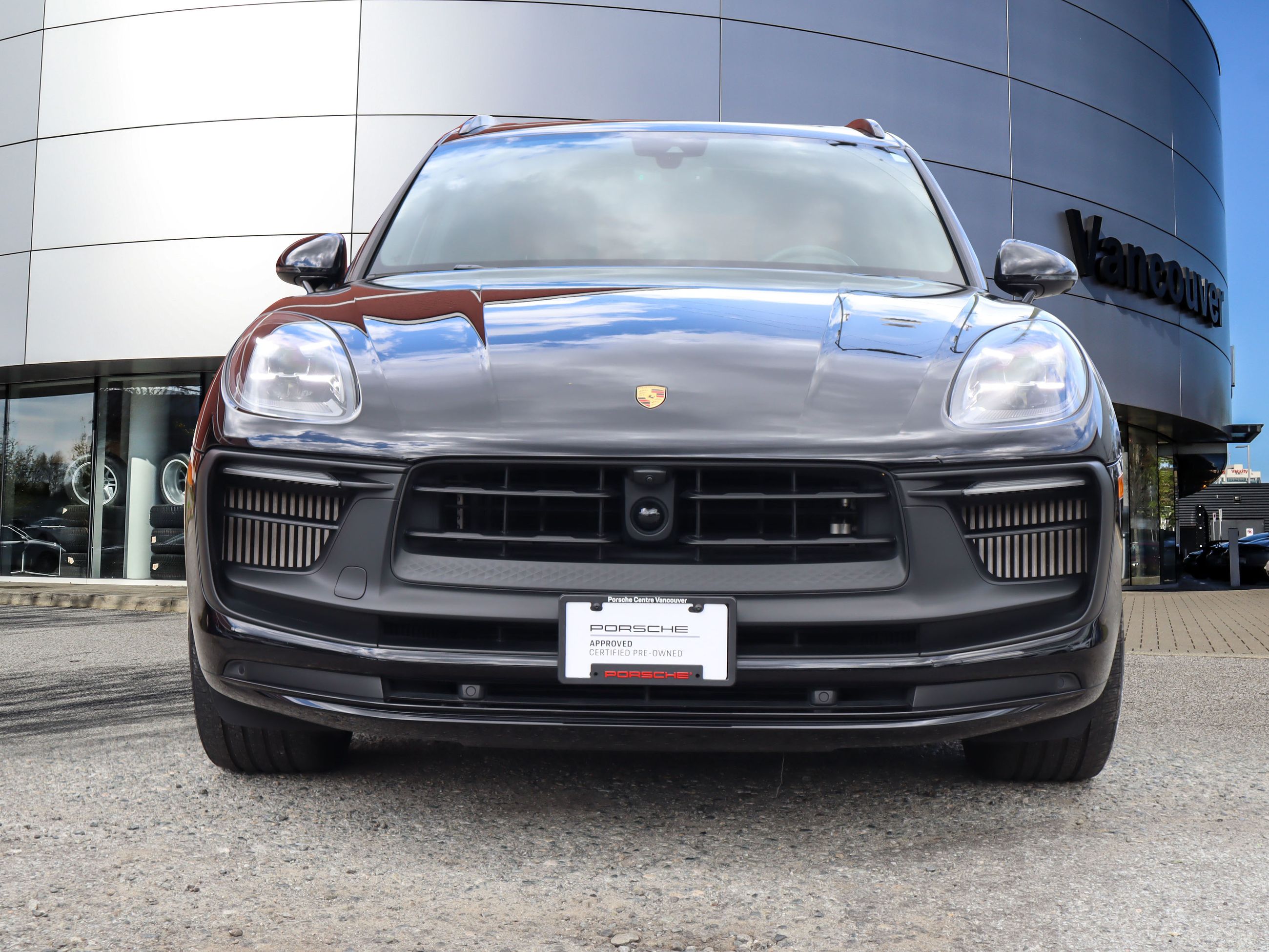 2023 Porsche Macan in Vancouver, British Columbia