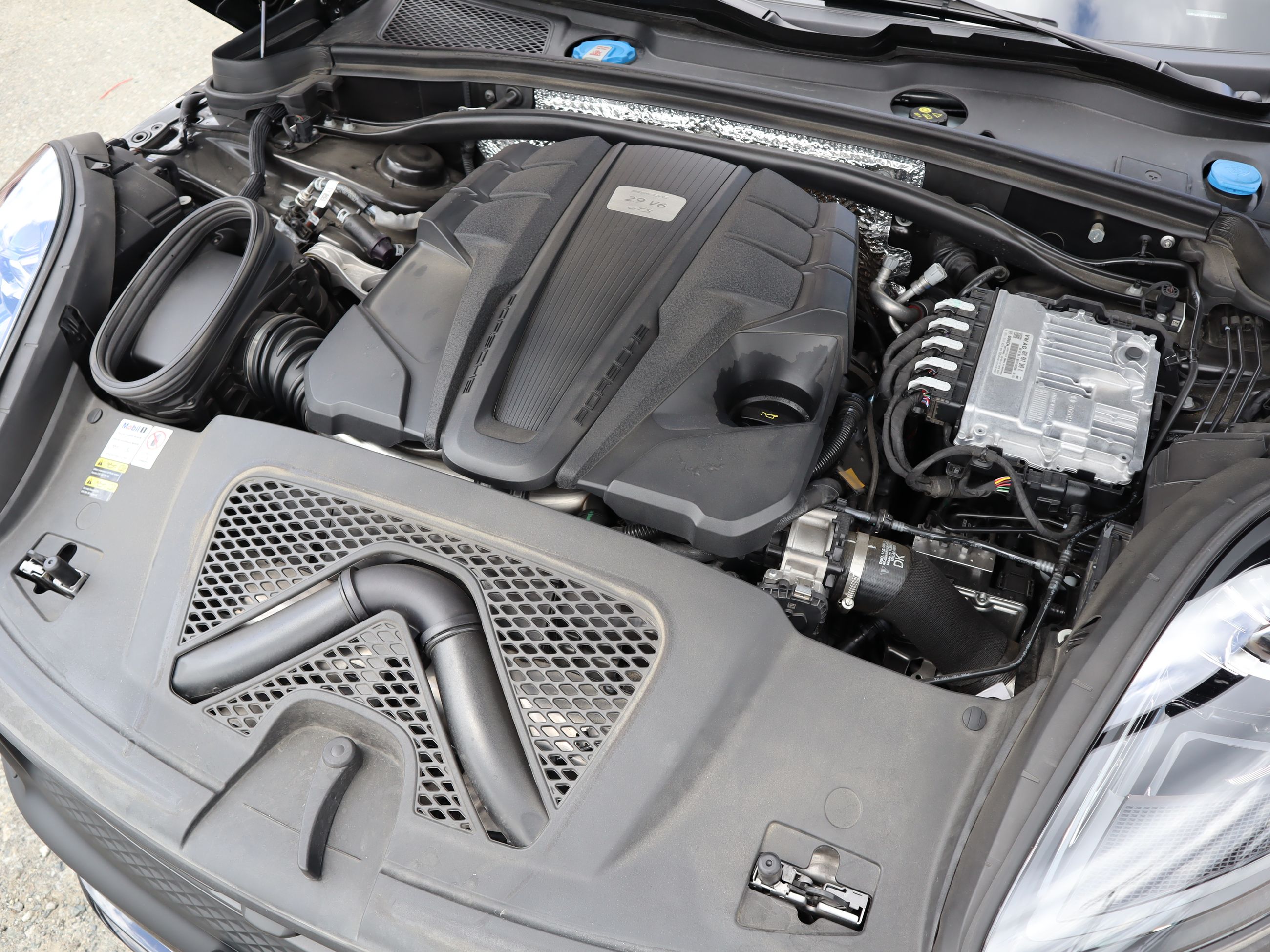 2023 Porsche Macan in Vancouver, British Columbia