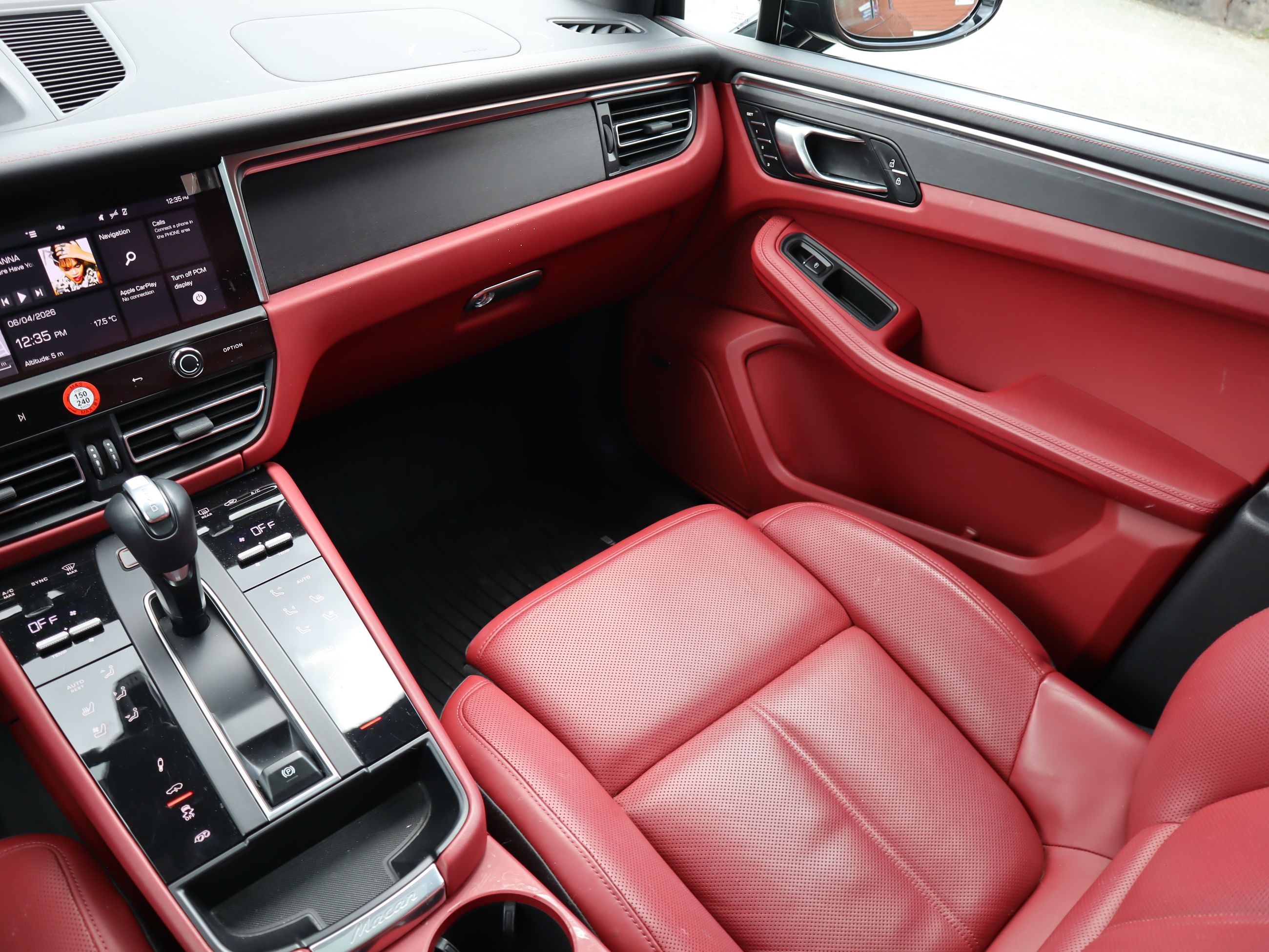 2023 Porsche Macan in Vancouver, British Columbia