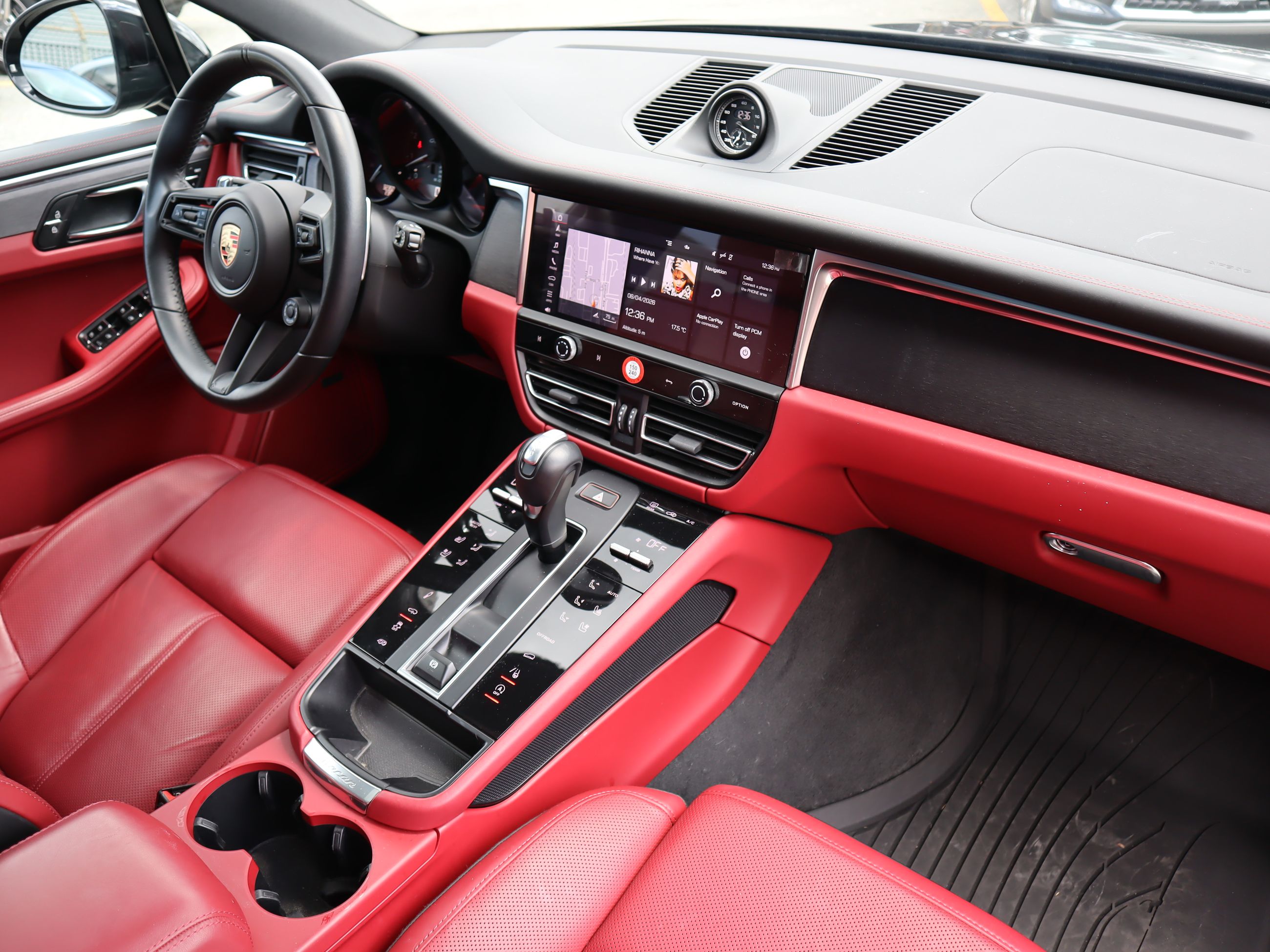2023 Porsche Macan in Vancouver, British Columbia