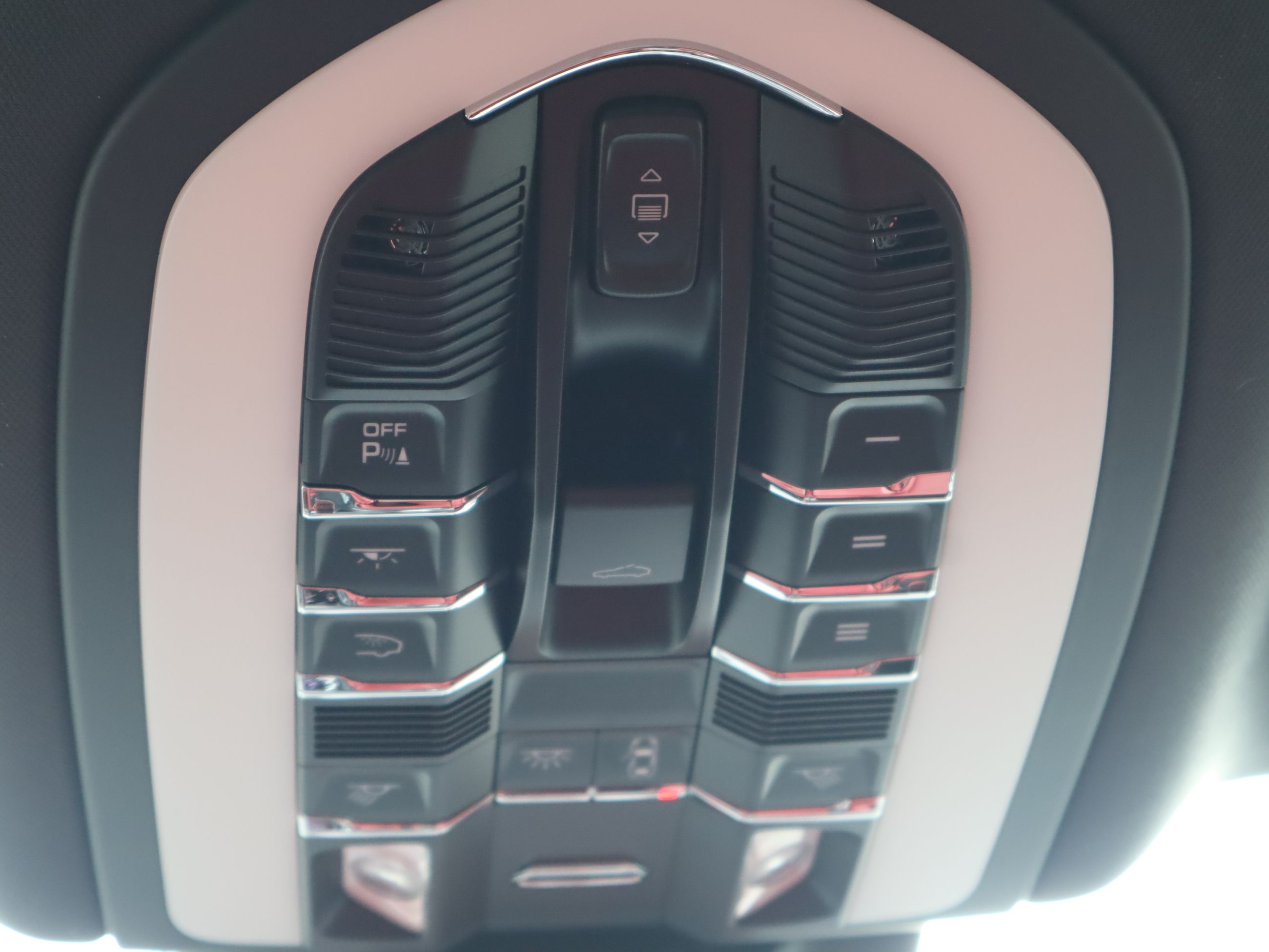 2023 Porsche Macan in Vancouver, British Columbia